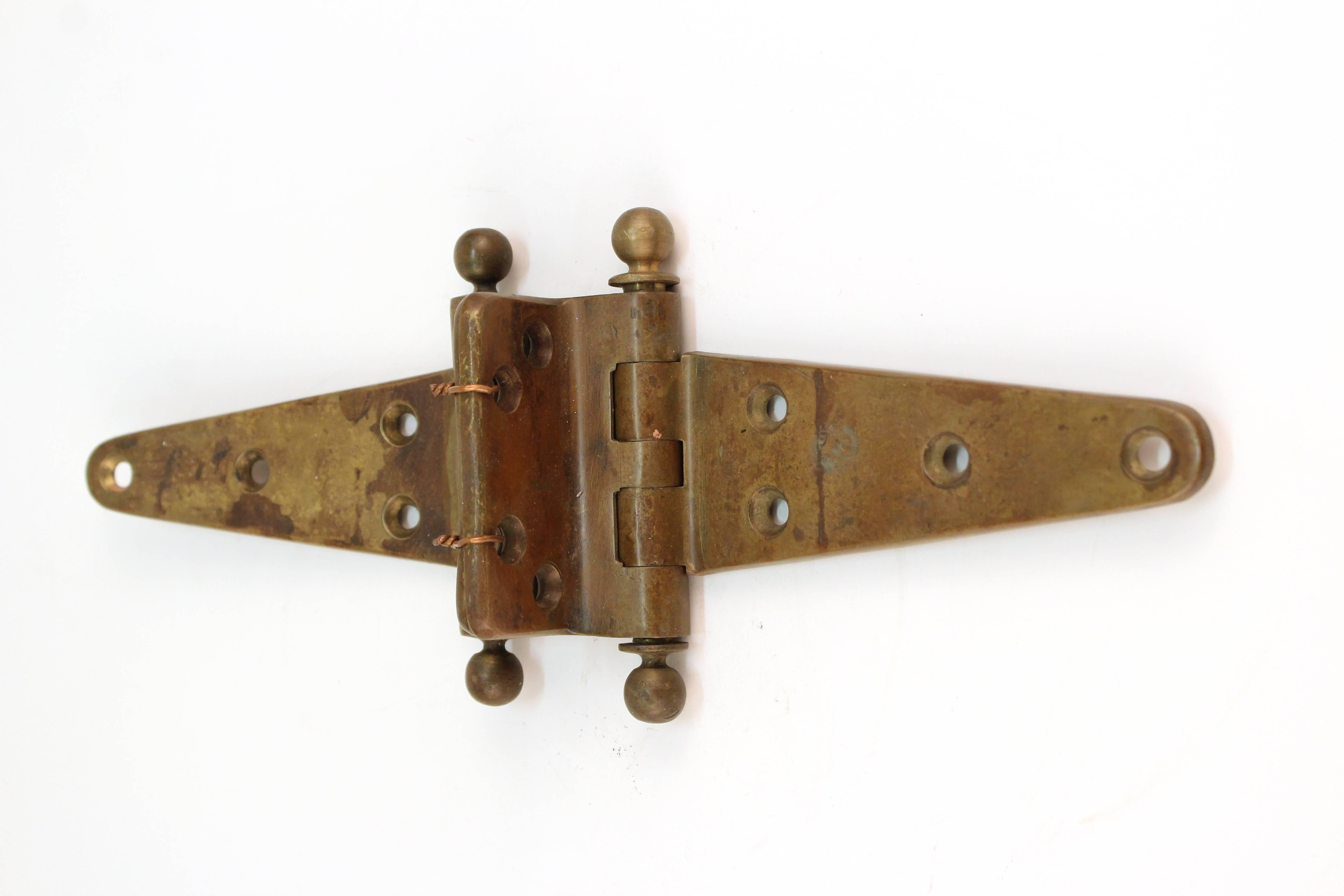 Industrieller Vintage-Messing-Türgriff mit Scharnier im Zustand „Gut“ im Angebot in New York, NY