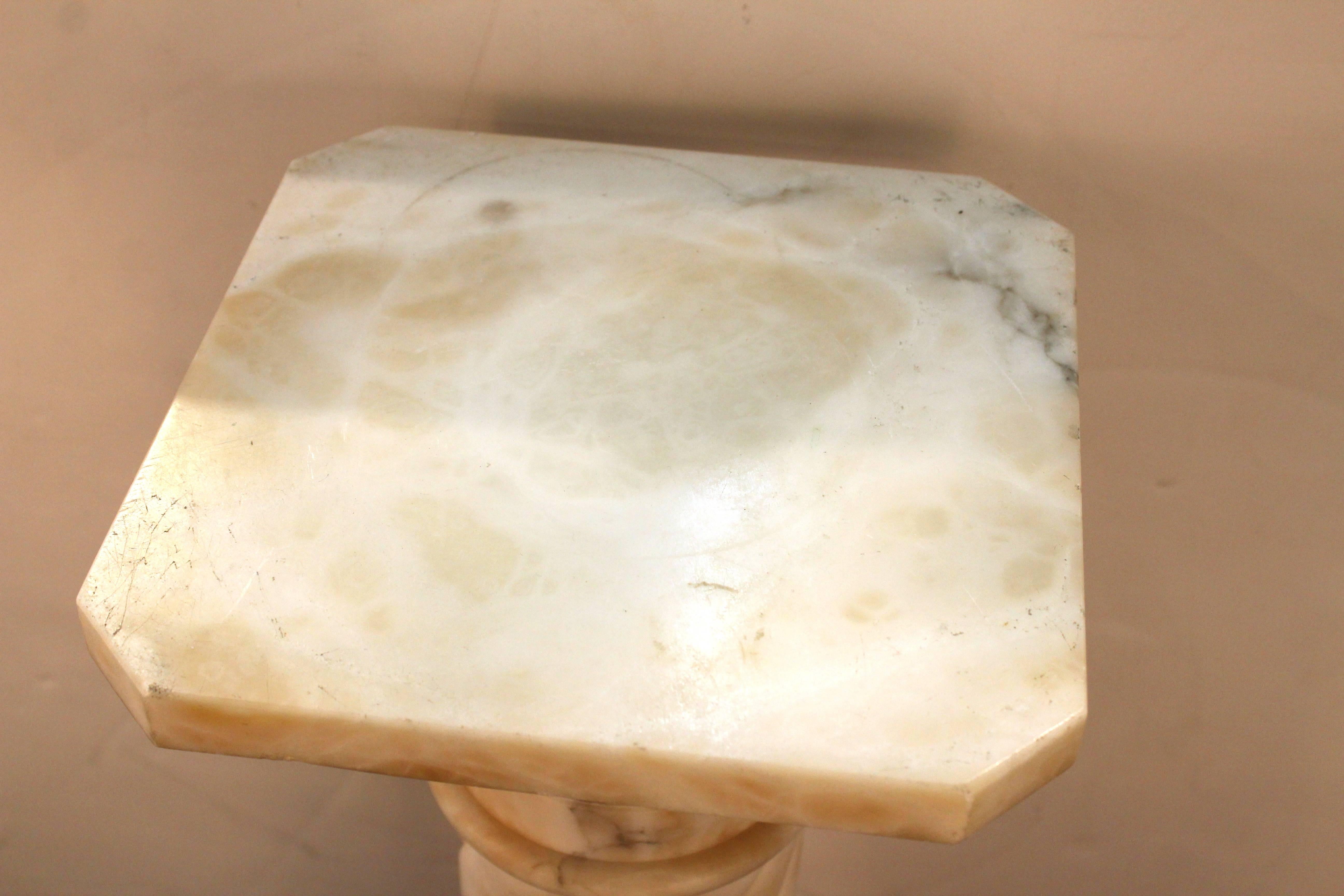 Victorian White Marble Pedestal In Good Condition In New York, NY