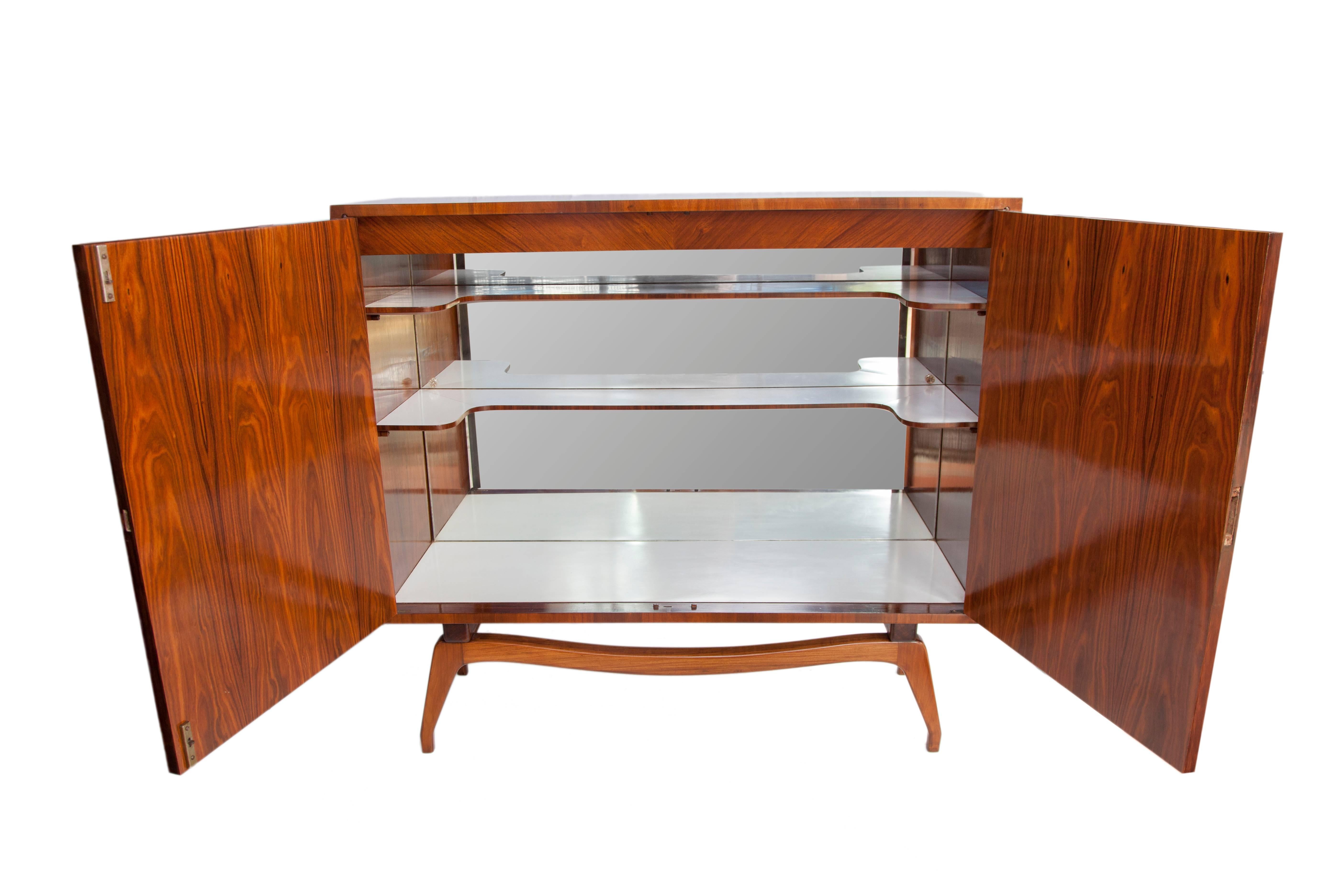 Brazilian Mid-Century Modern Bar in Caviuna Wood In Good Condition In New York, NY