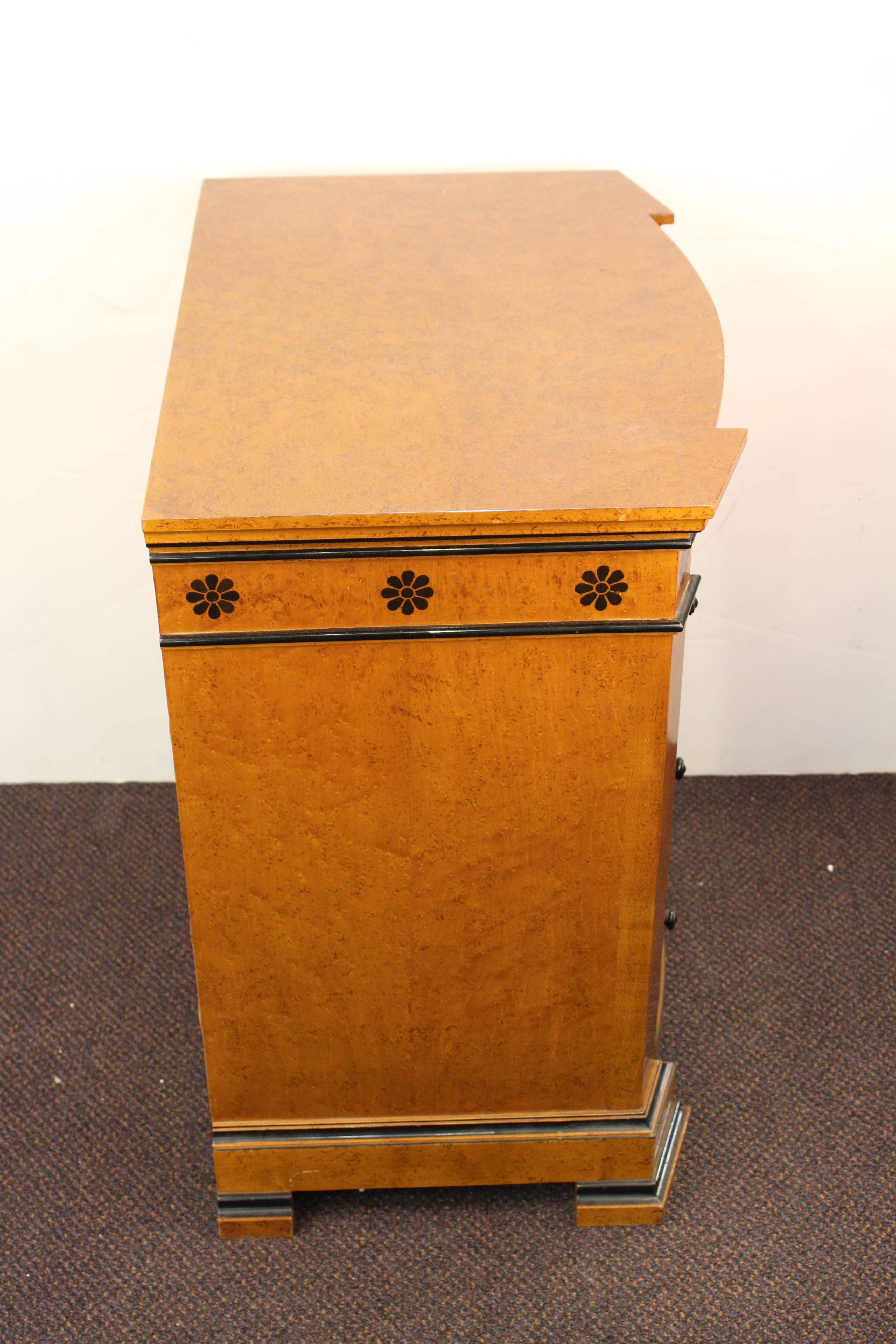 Art Deco Style Nightstands In Good Condition In New York, NY