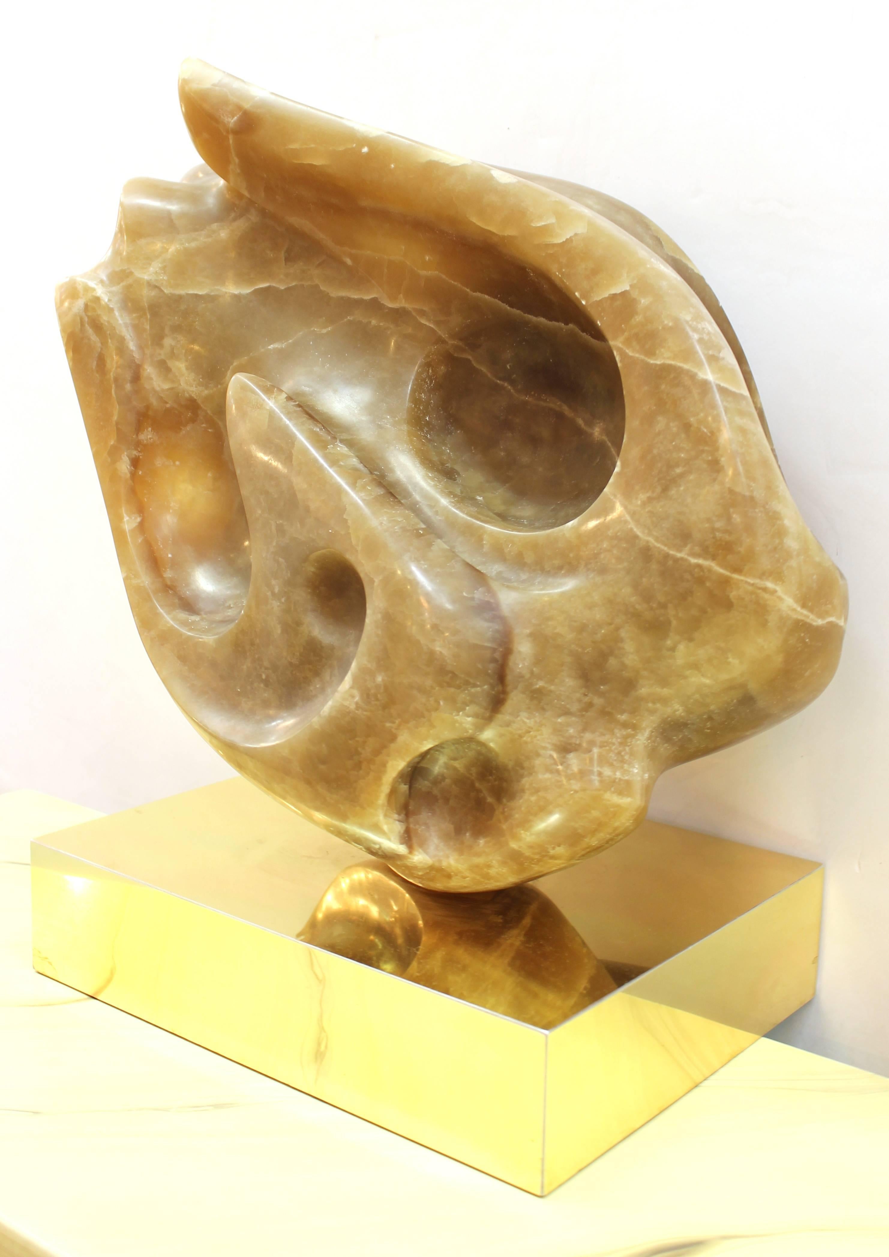 Modernist Abstract Carved Onyx Sculpture on Brass Base In Good Condition In New York, NY