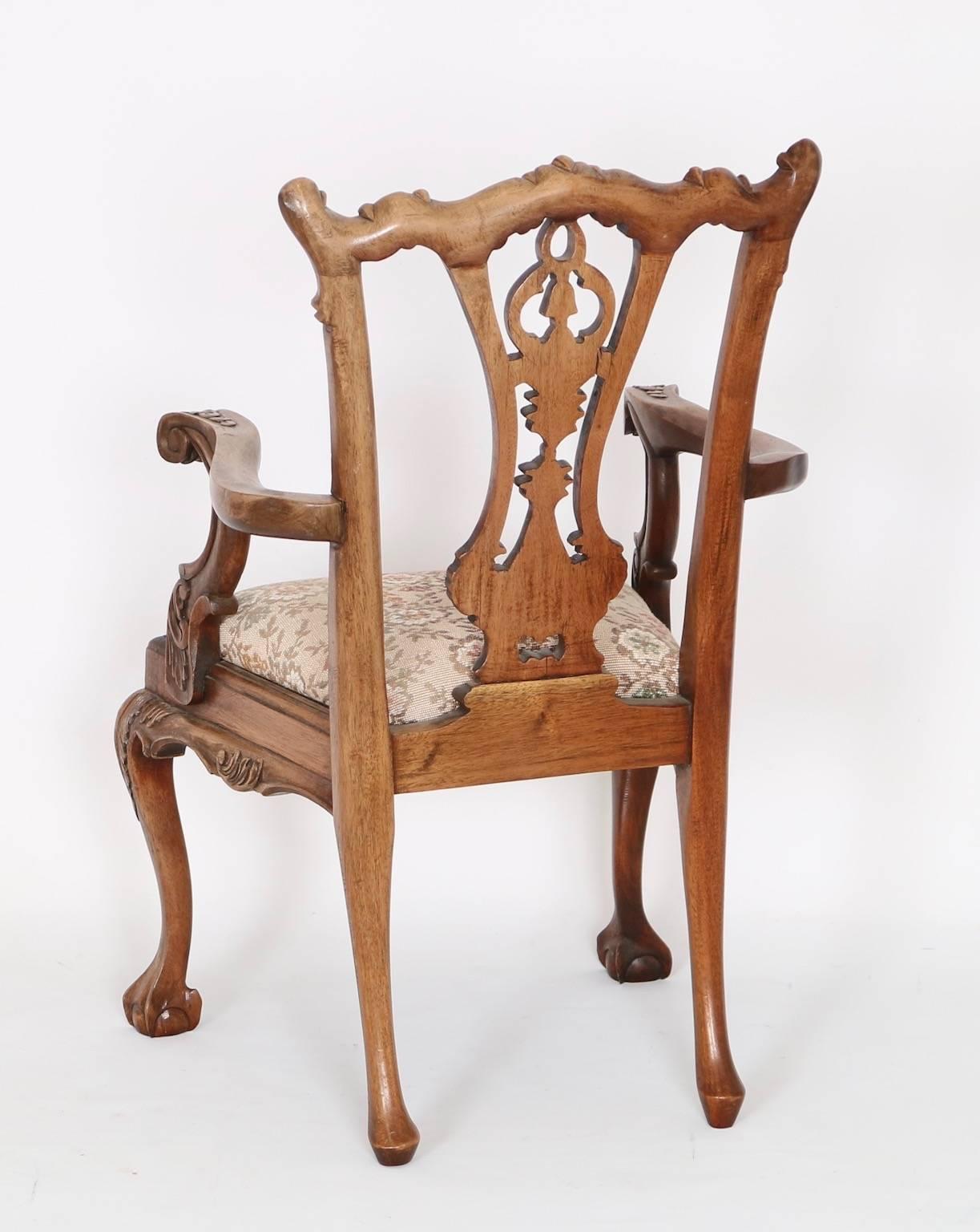 Chippendale Style Carved Doll Chair in Wood In Good Condition In Astoria, NY
