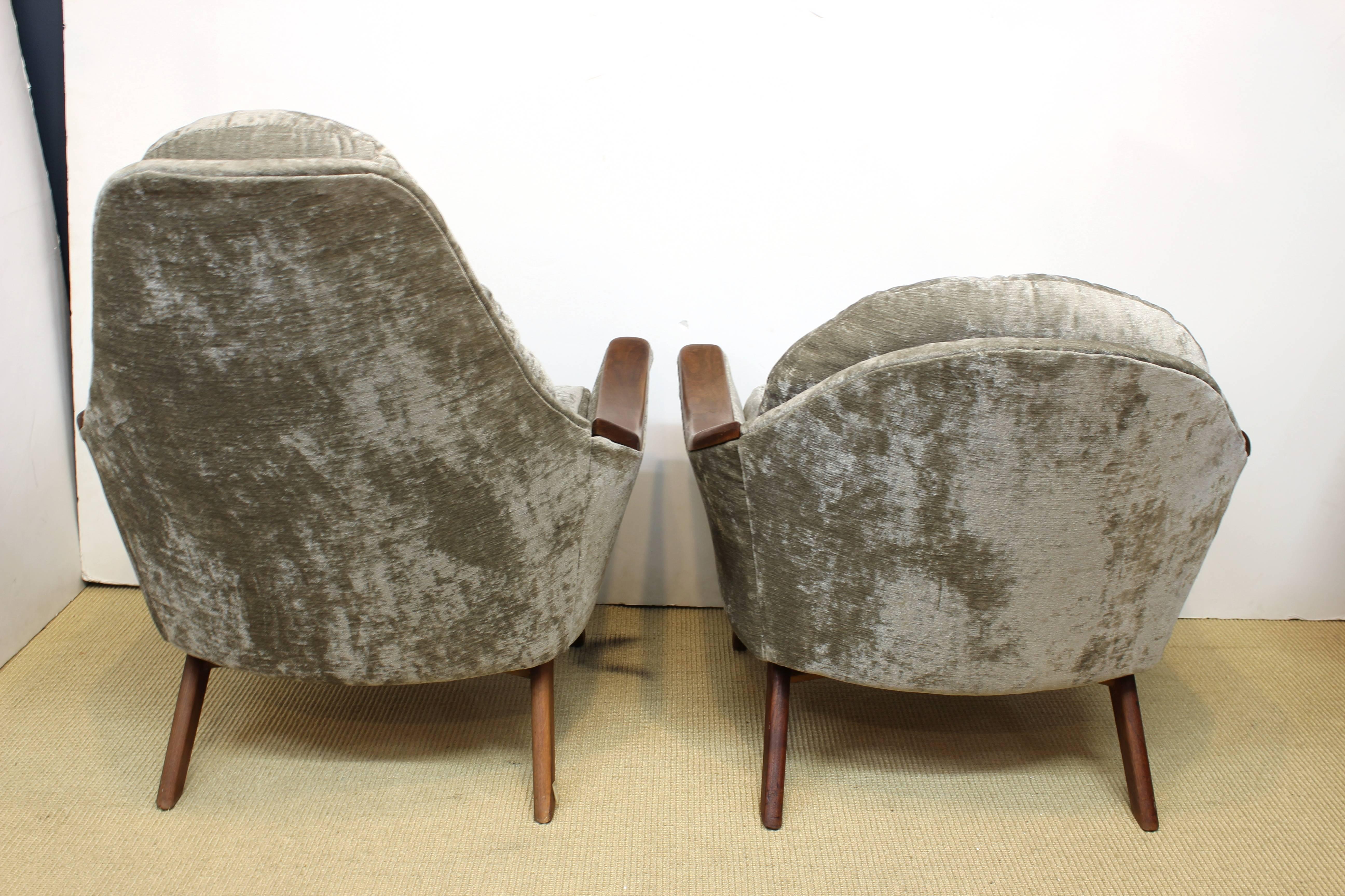 Adrian Pearsall 'Mama' and 'Papa' Lounge Chairs in Velvet In Good Condition In New York, NY