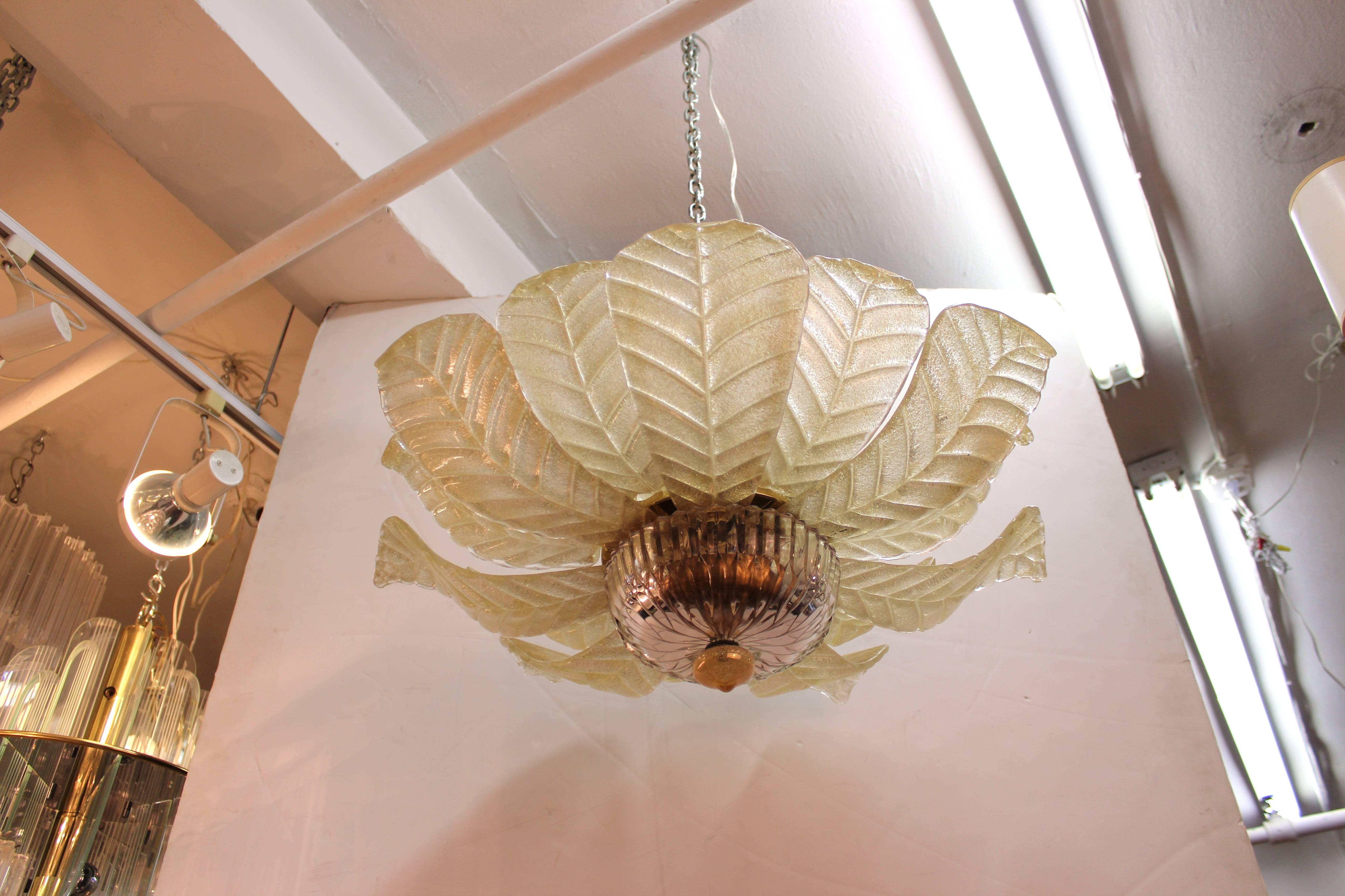 20th Century Italian Modern Chandelier with Murano Glass Leaves For Sale