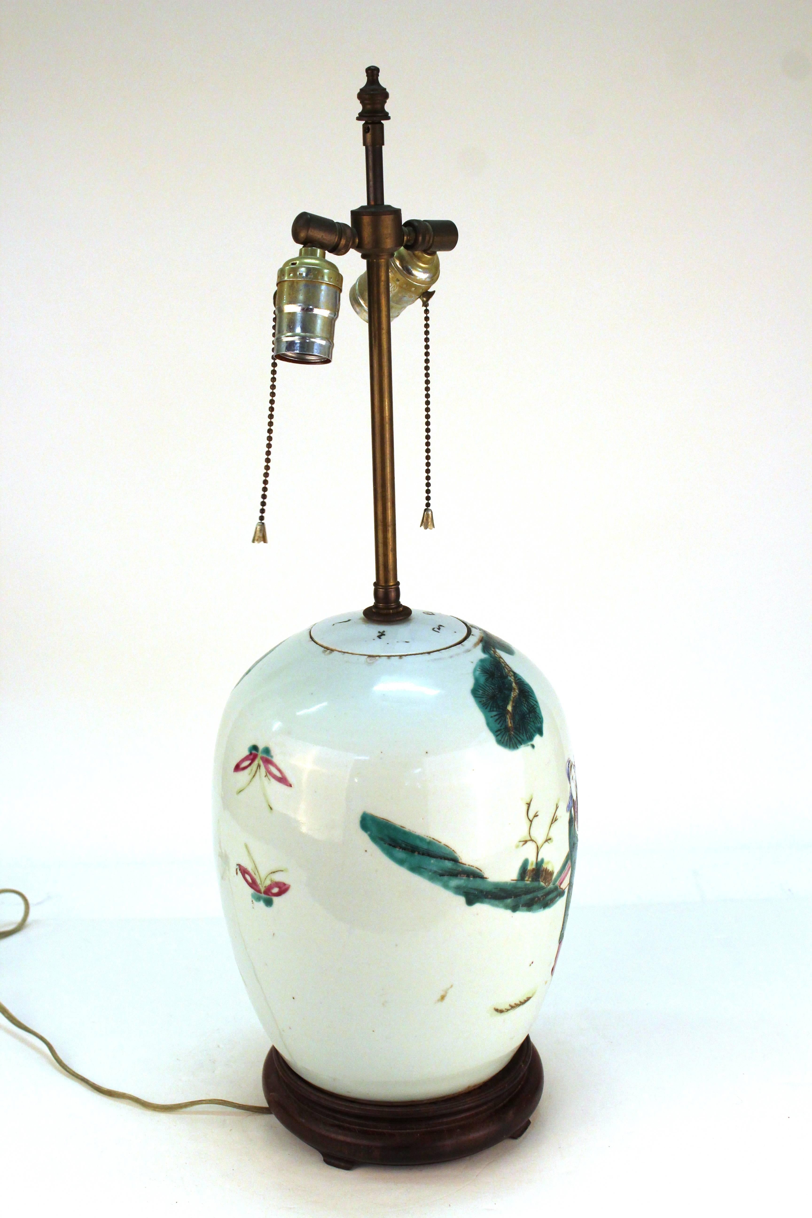 Chinese Famille Rose Porcelain Jar Table Lamp In Good Condition In New York, NY