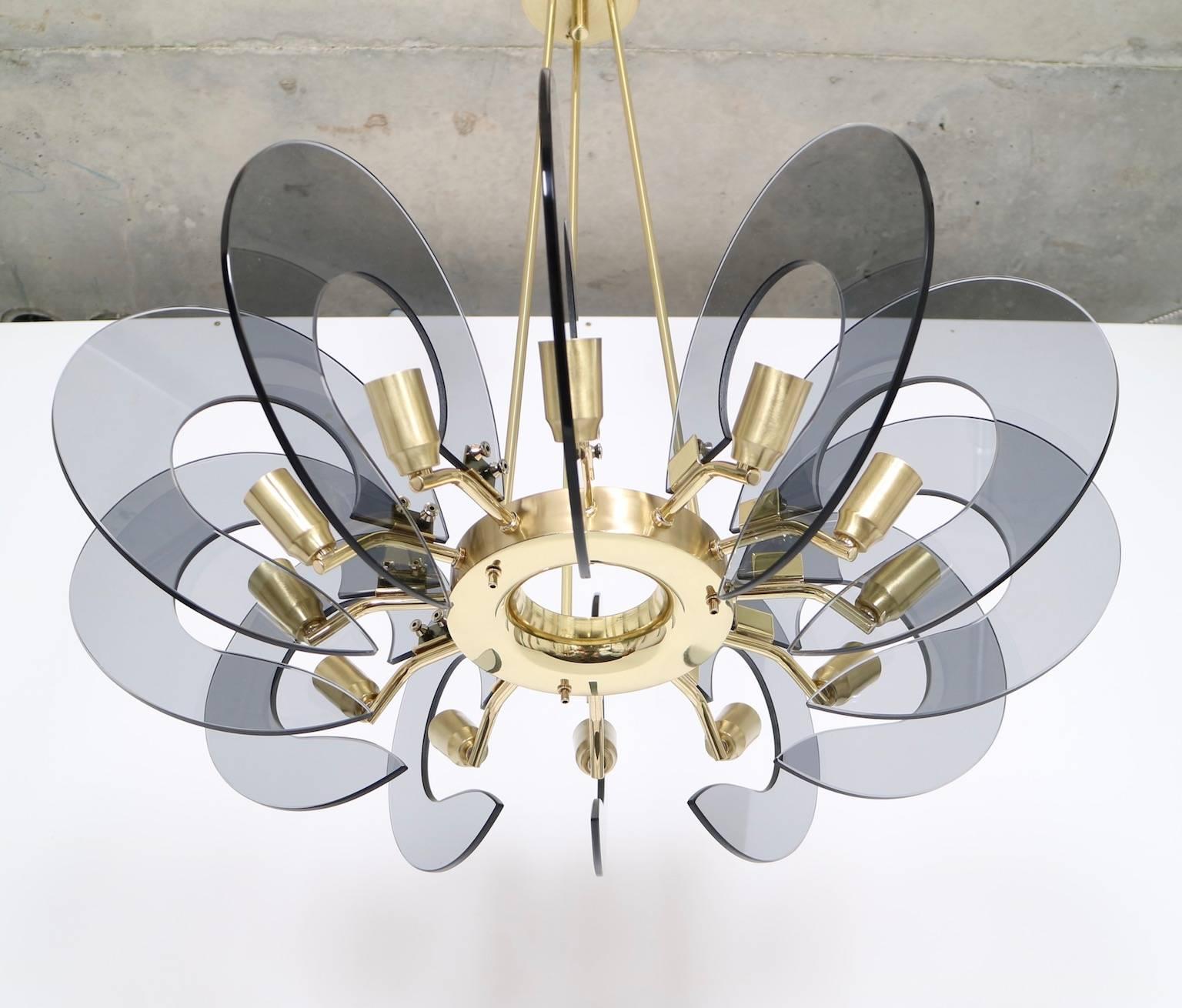 Mid-Century Modern Restored Italian Chandelier in Brass and Blue Glass, Attributed to Fontana Arte