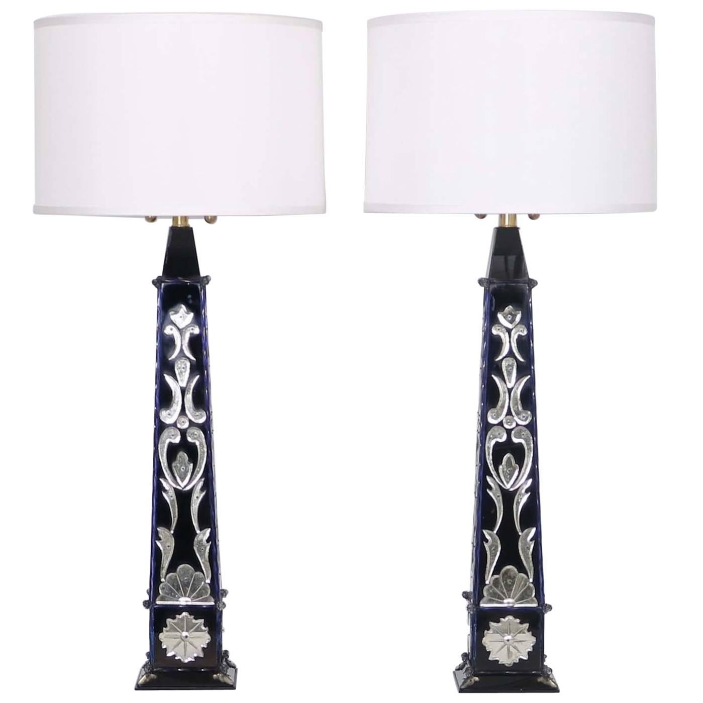 Monumental pair of Mid-Century Modern Venetian mirror Obelisk lamps, produced circa 1950s, each side with the same artistic work. The noted height is to the finial, height to the top of the mirrored body is 27.5 in (70 cm). Excellent vintage