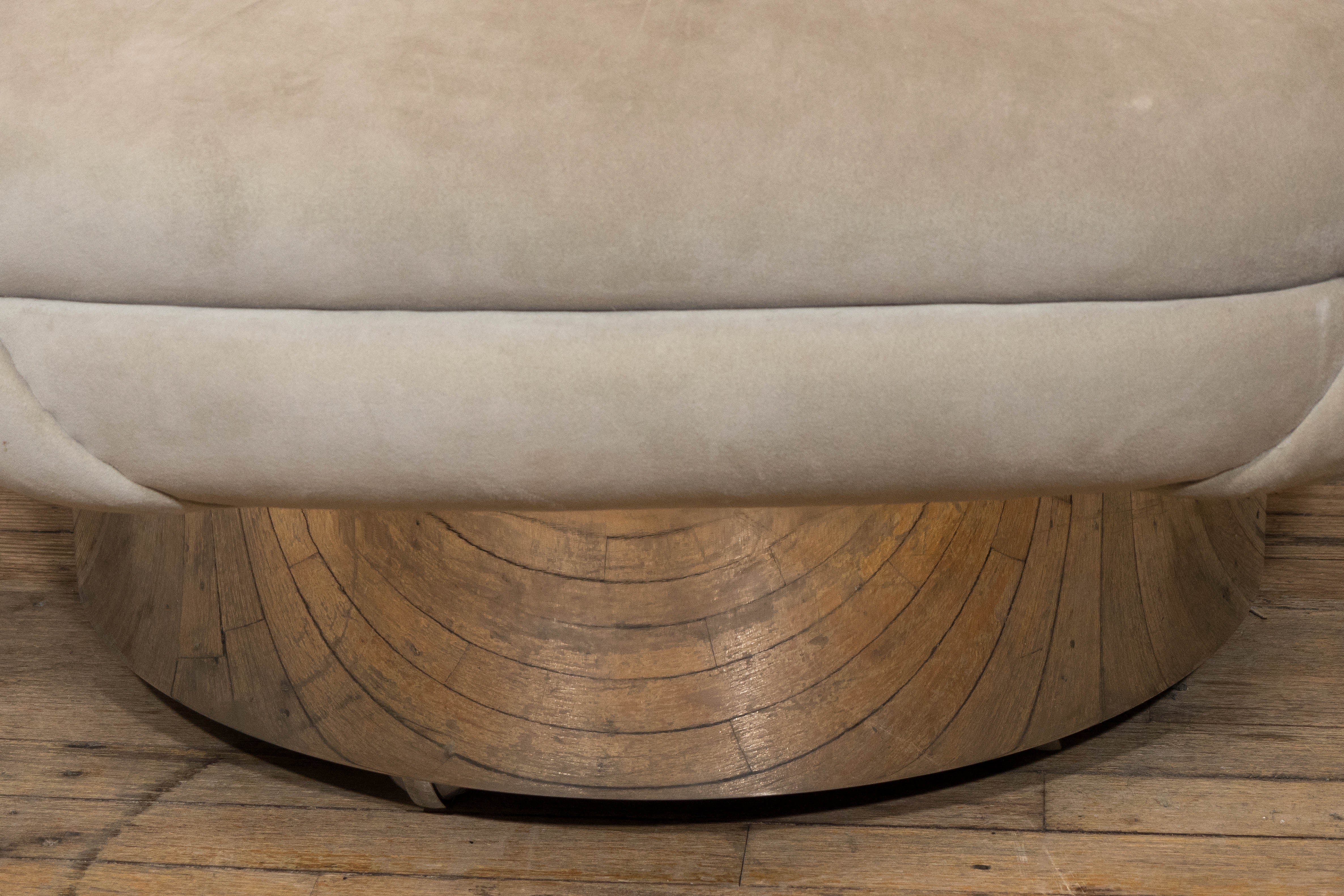 Mid-Century Modern Pair of Vladimir Kagan 'Crescent' Swivel Lounge Chairs