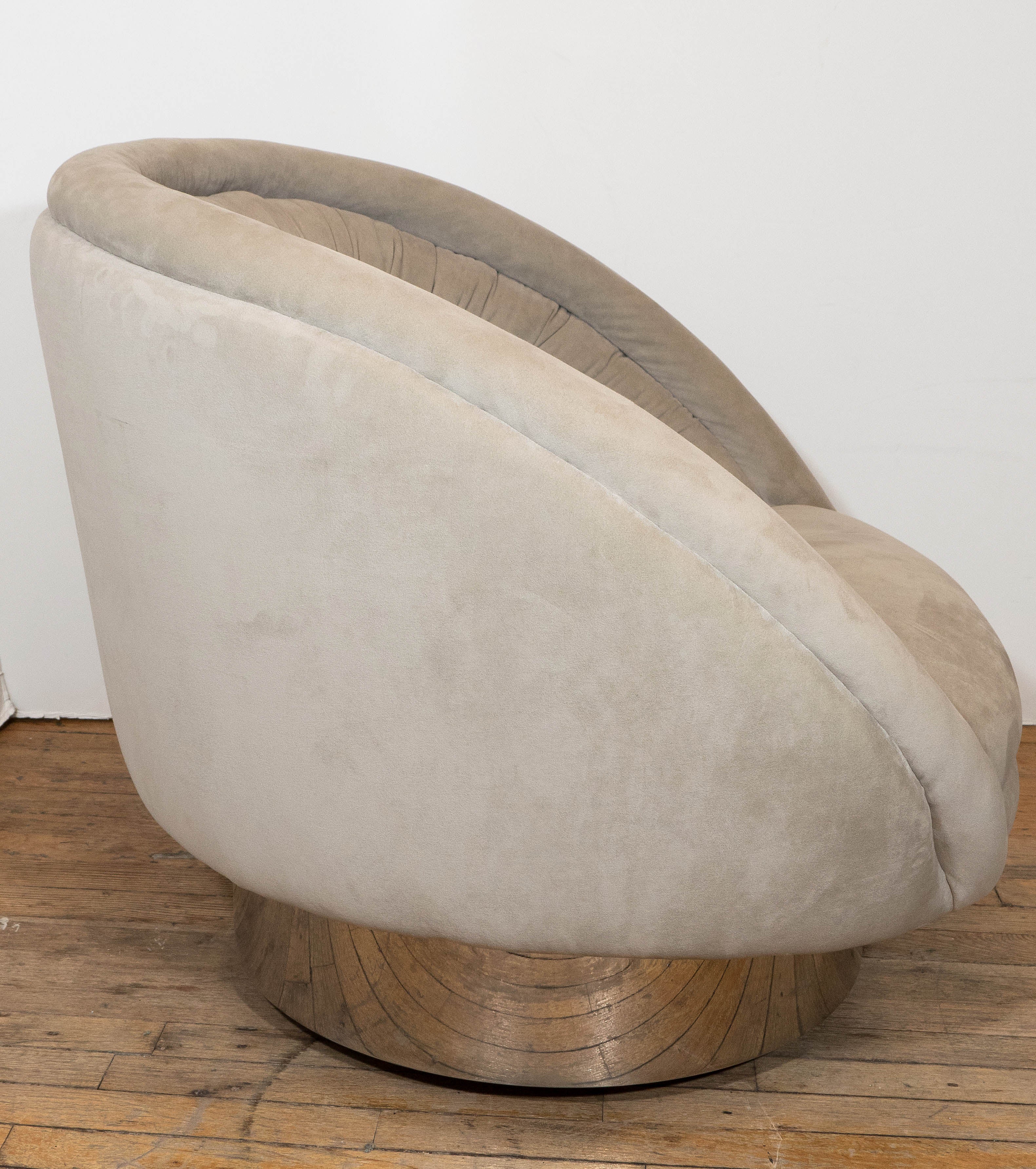 Polished Pair of Vladimir Kagan 'Crescent' Swivel Lounge Chairs