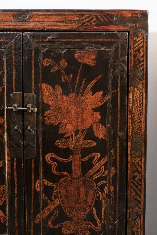 Pair of Chinese 18th Century Lacquer Cabinets In Good Condition In New York, NY