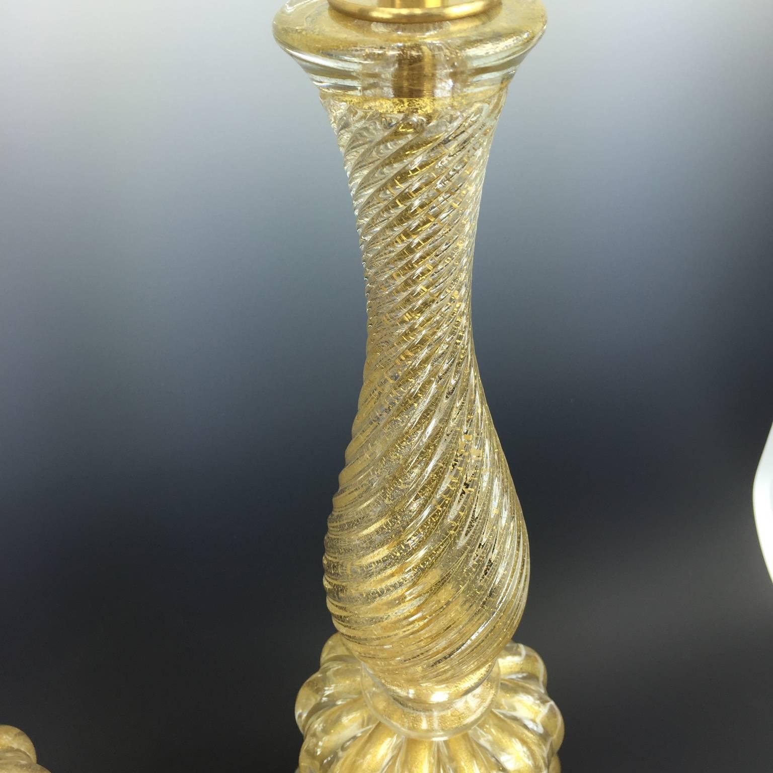 A Pair of Murano Glass Cordonato d'Oro Lamps by Barovier & Toso In Good Condition In New York, NY