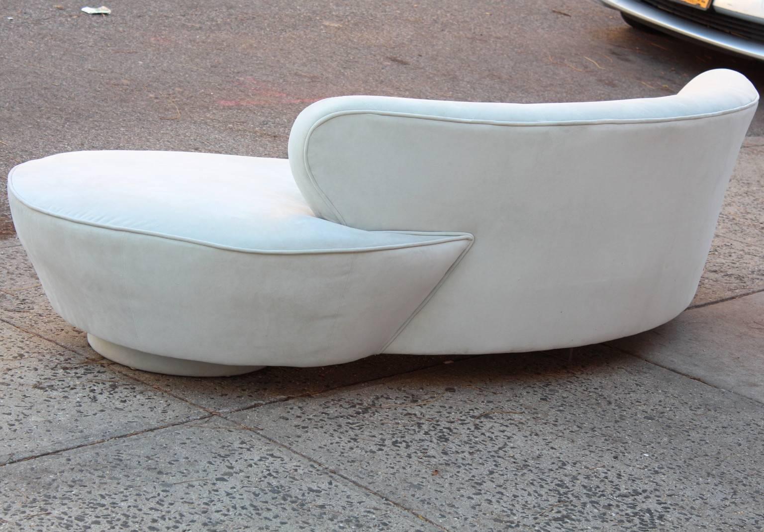 Late 20th Century Vladimir Kagan Serpentine Sofa in Ultrasuede for Directional