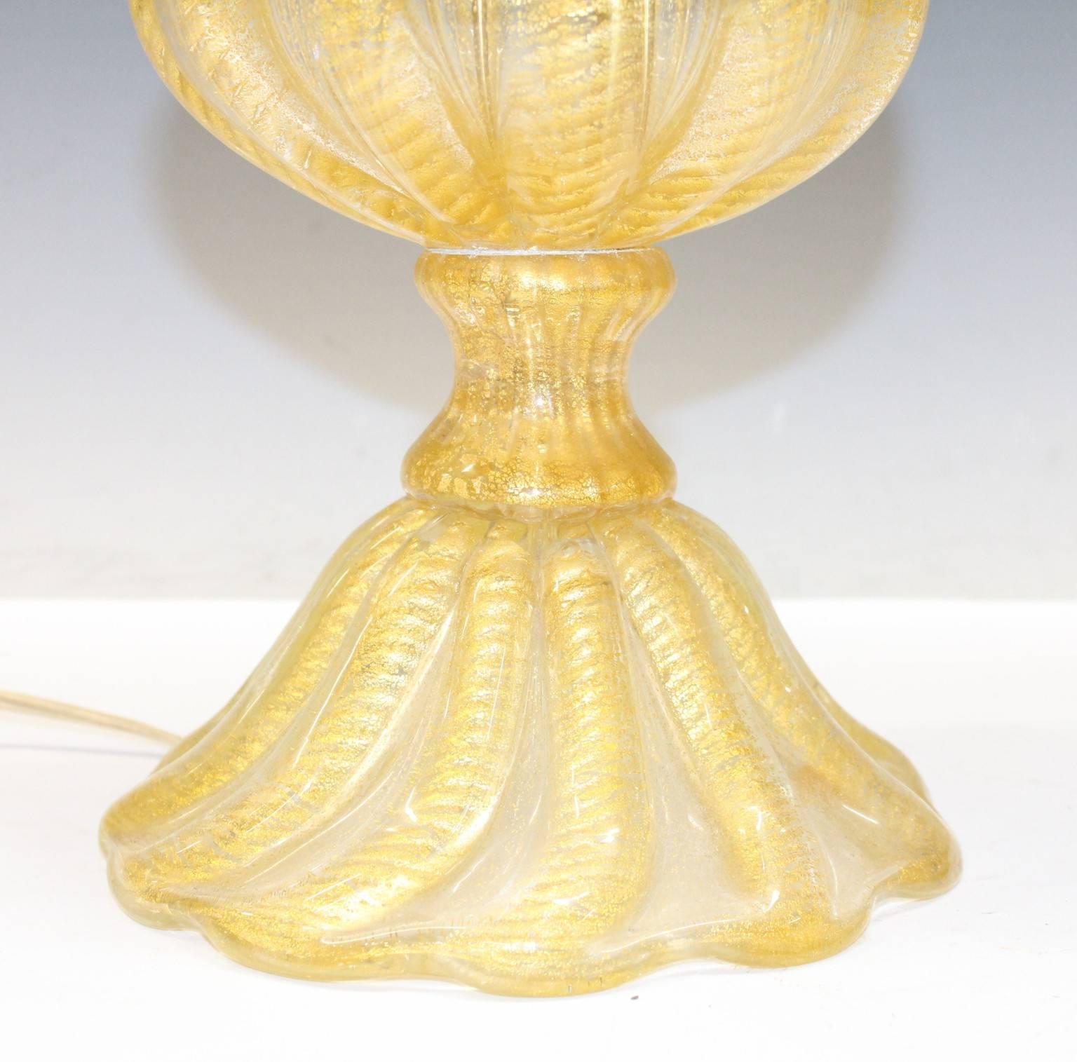 Italian Pair of Barovier and Toso Murano Glass 'Cordonato d'oro' Baluster Lamps