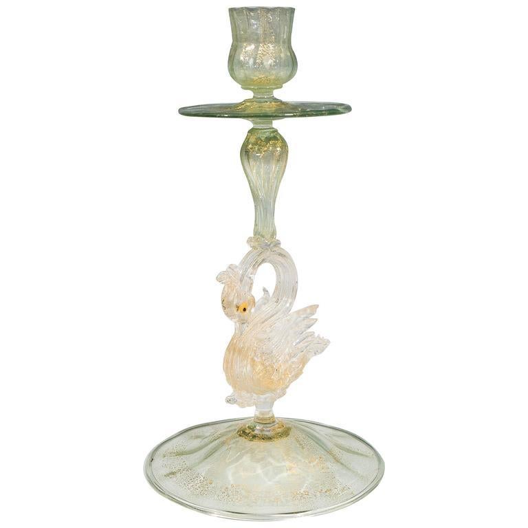 Kerzenständer aus mundgeblasenem venezianischem Glas mit Schwanenmotiv von Salviati im Zustand „Gut“ im Angebot in New York, NY