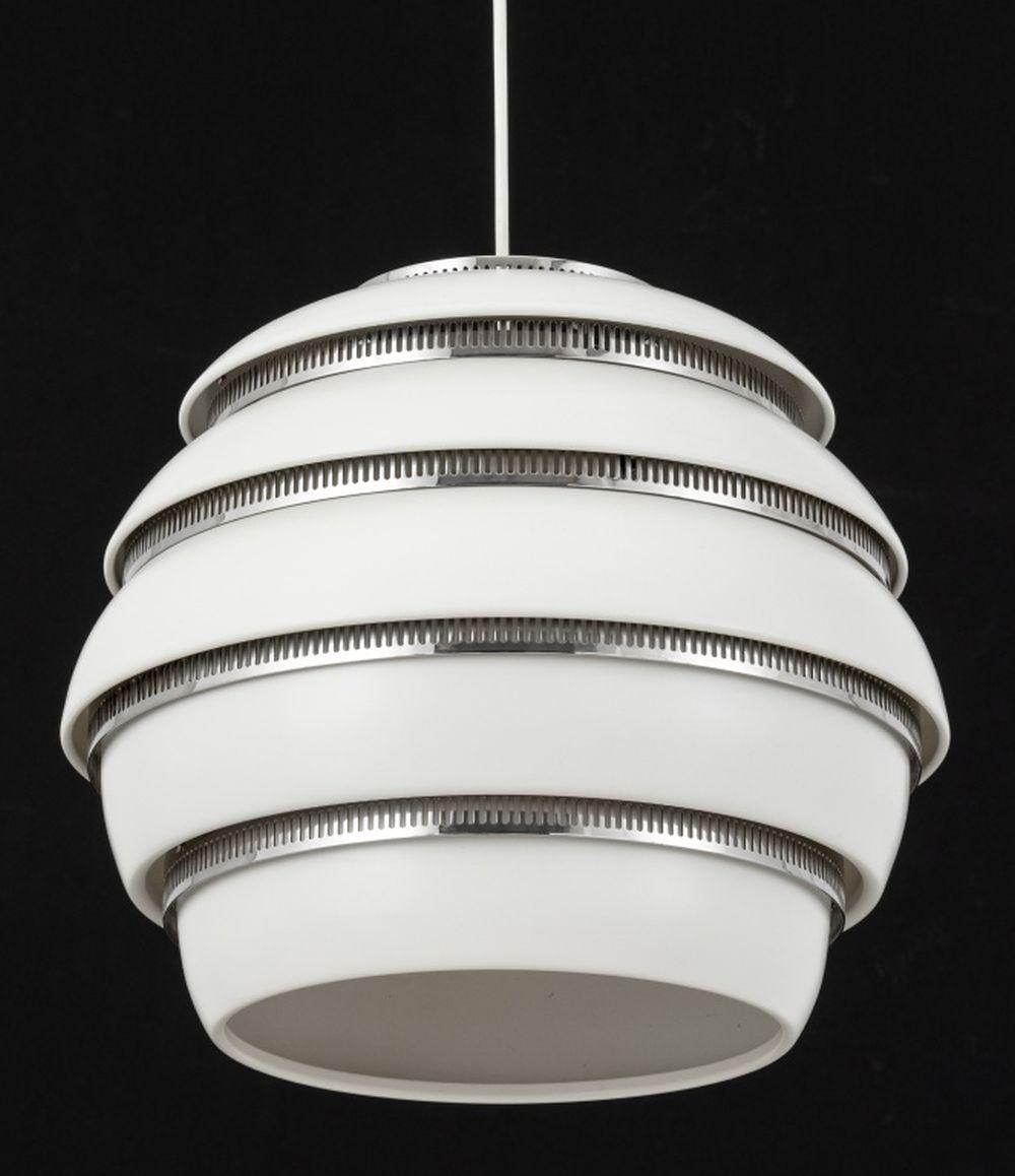 XX secolo Lampada a sospensione in alluminio Artek A331 Beehive in vendita