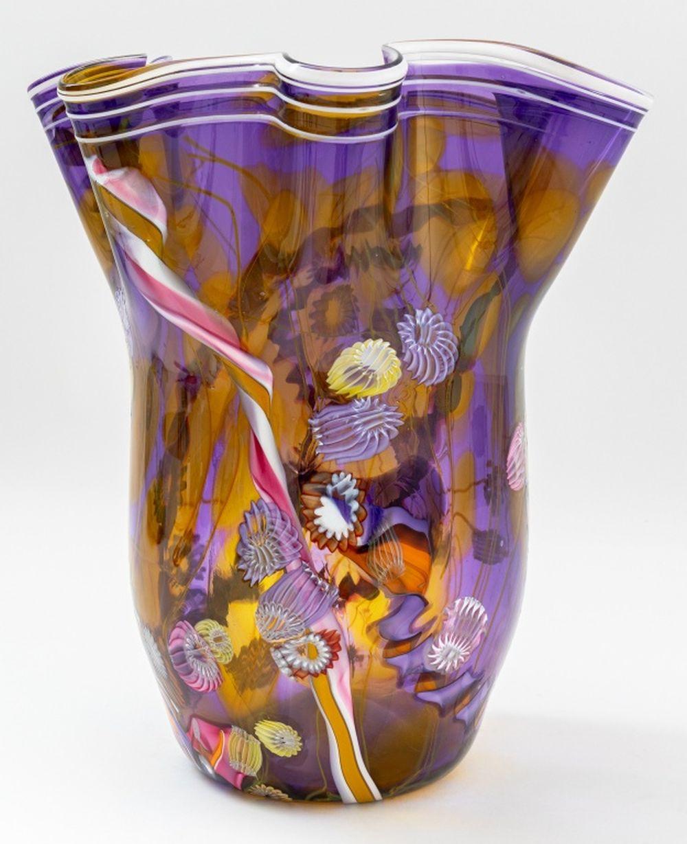 Américain Vase à mouchoirs en verre d'art Paul Allen Counts en vente