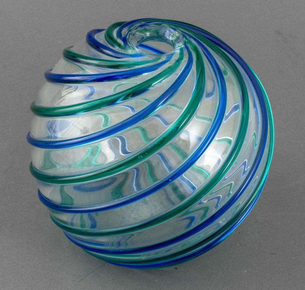 Vase sphérique en verre d'art de Murano, vers 1970, signature gravée et marque 