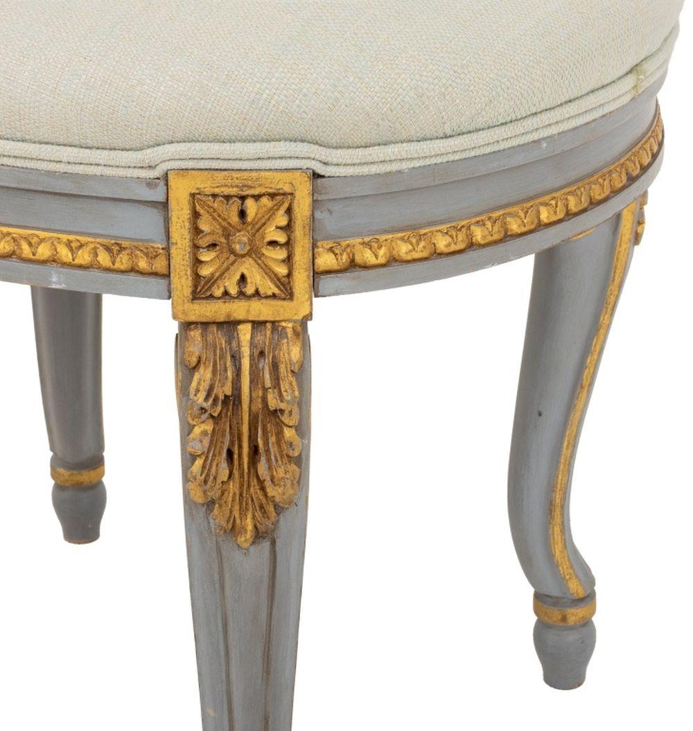 Louis XVI Style Painted Oval Foot Stool In Good Condition For Sale In Astoria, NY