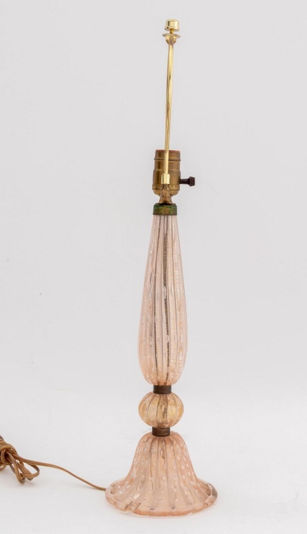 Lámpara de cristal rosa dorado de Murano atribuida a Barovier mediados del siglo XX en venta