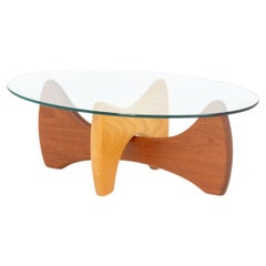 Couchtisch im Mid-Century-Modern-Stil von Isamu Noguchi aus Glas und Holz