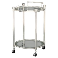 Moderner, verchromter Barwagen mit zwei Ablageebenen und Glasplatte