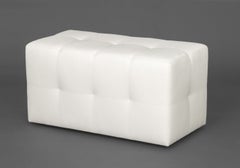 Banco tapizado en cuero blanco moderno de J. Robert Scott