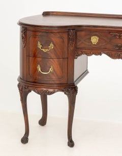 Queen Anne Style Mahogany Kidney Shaped Desk with Cabriole Legs