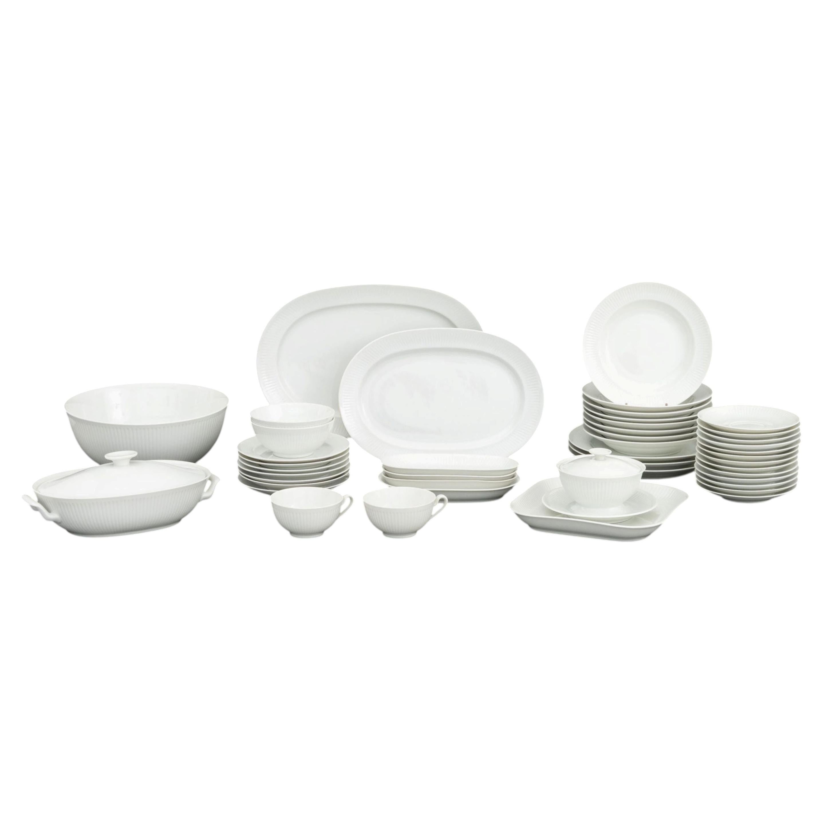 Teilweises Geschirrset aus Porzellan von Royal Copenhagen im Angebot
