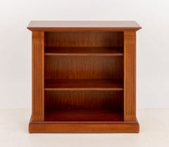 Bibliothèque ouverte à deux étagères en érable, de style Louis-Philippe