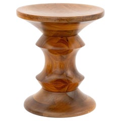 Charles e Ray Eames per Herman Miller: sgabello Time Life, modello A