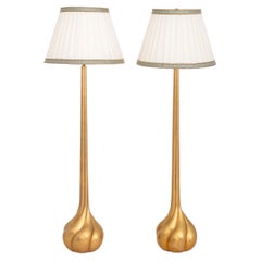 Paire de lampadaires en laiton doré de Robert Kuo, en forme d'ampoule spiralée