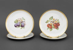 Lot de 13 assiettes en porcelaine Hutschenreuther à motifs de fruits