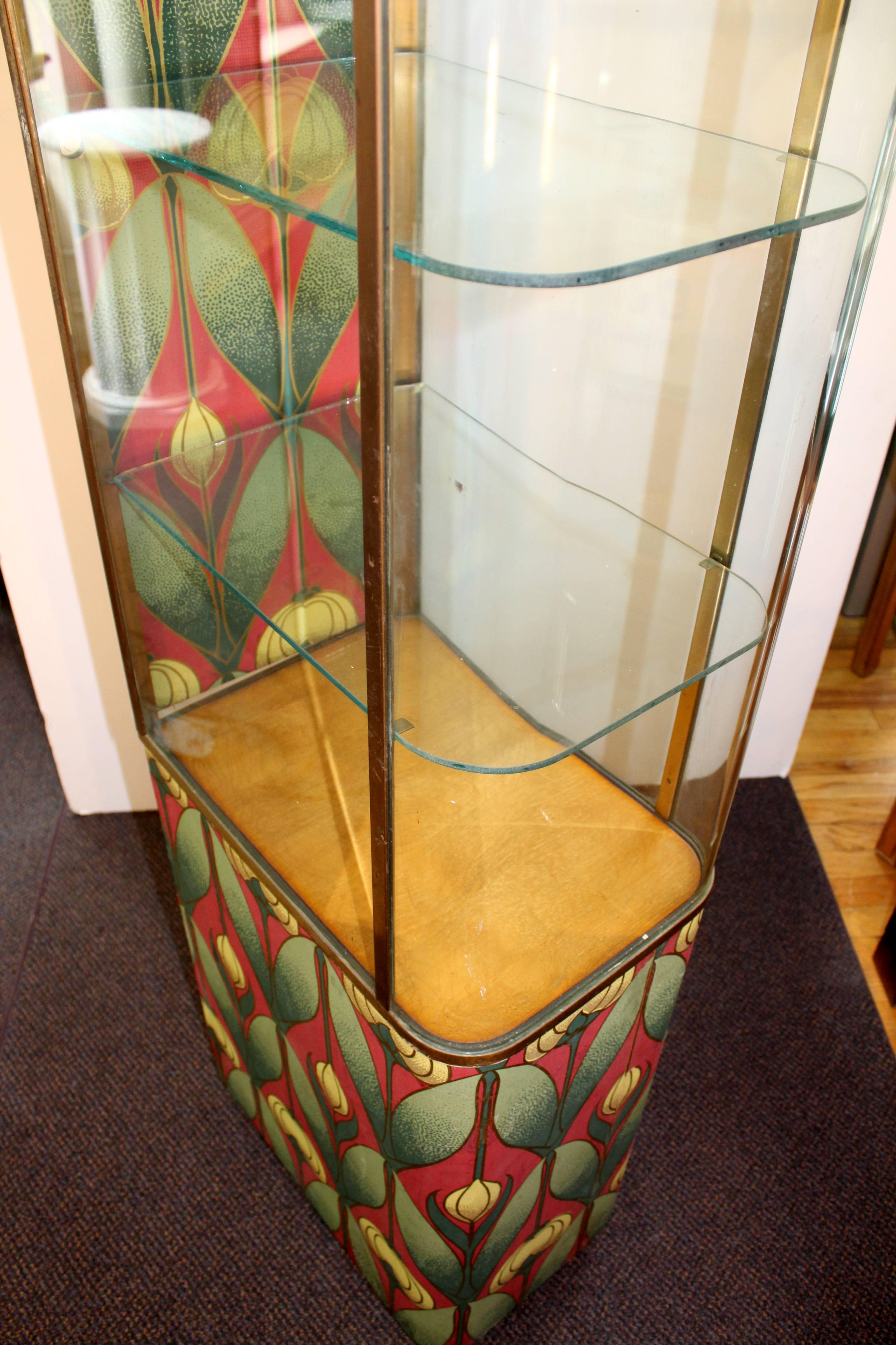 Parker Pen Glass Cabinet with Floral Pattern 2