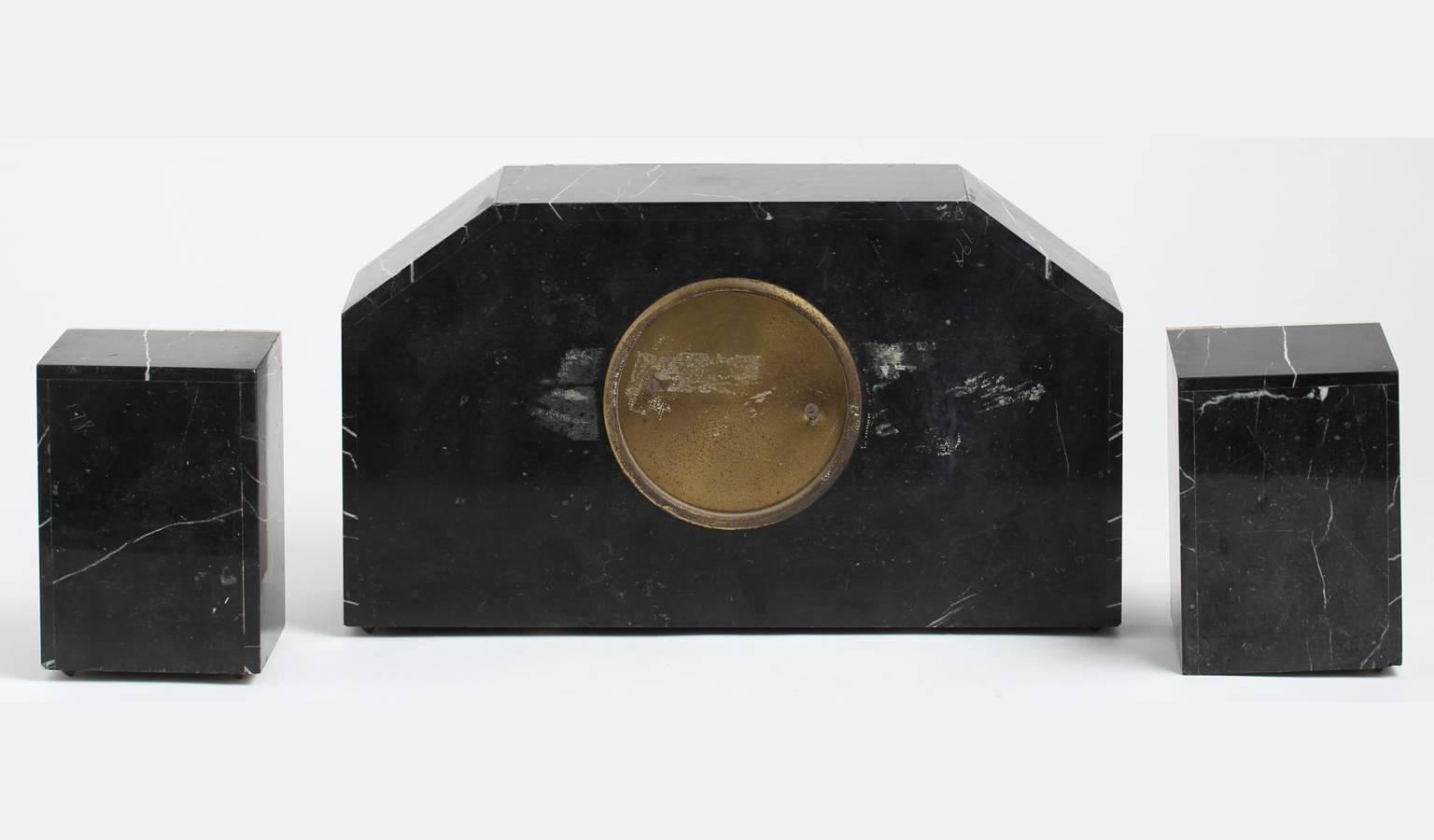 Art Deco Mantel Clock Set in Agate and Black Marble In Good Condition In New York, NY