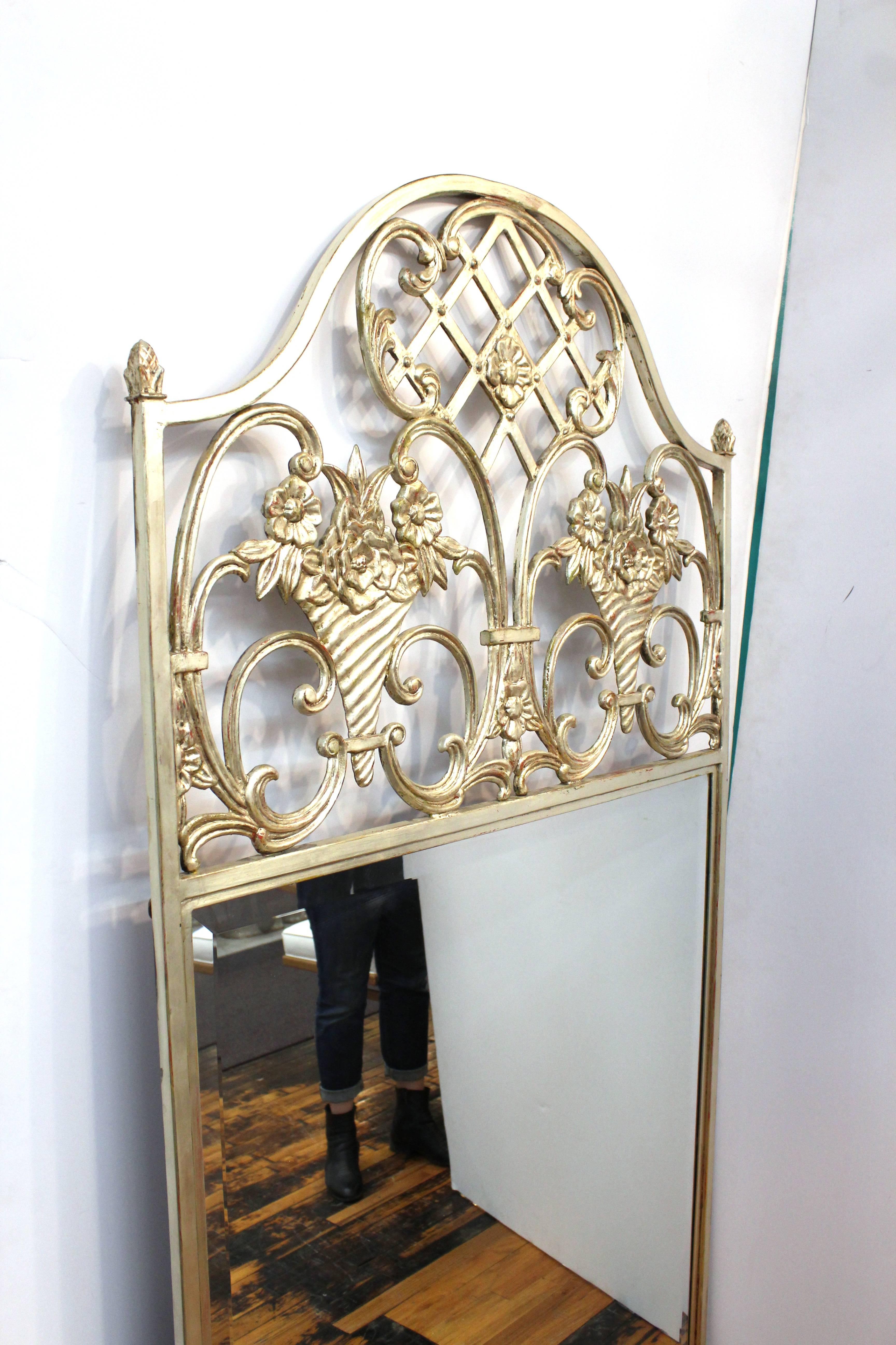 Contemporary Mirror with Silver Metal Frame In Good Condition In New York, NY