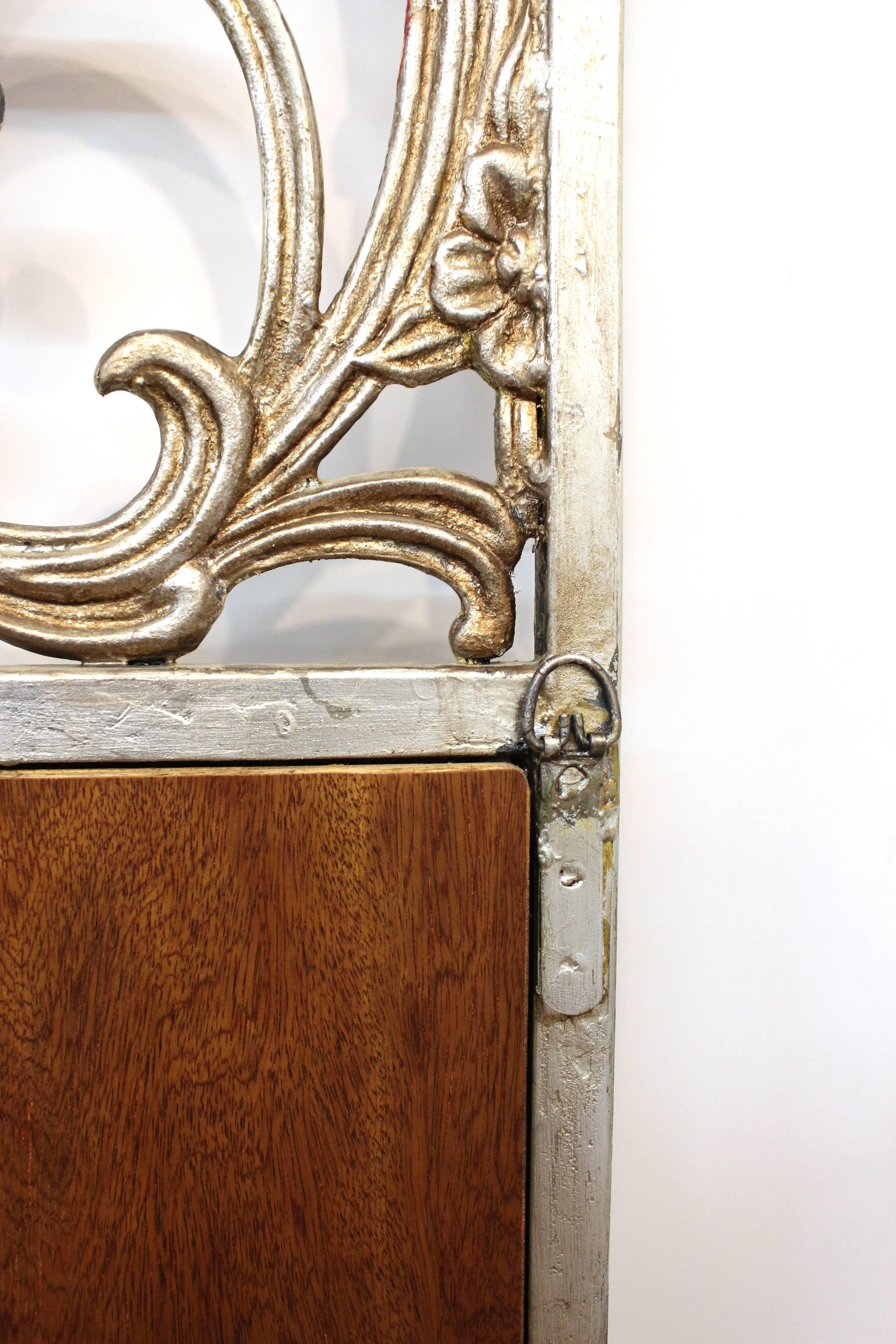 Contemporary Mirror with Silver Metal Frame 2