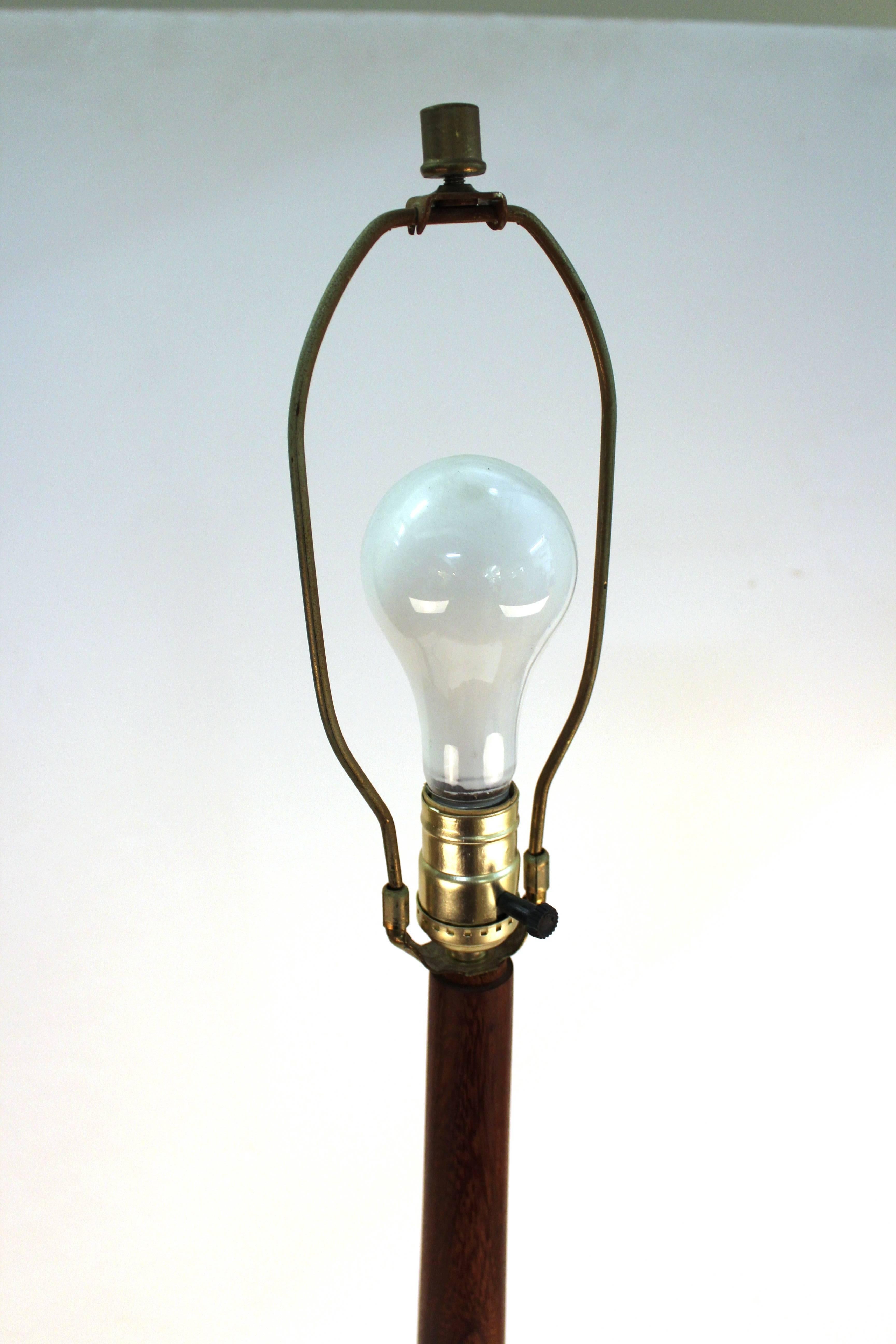 Mid-Century Floor Lamp with Onion Bulb Base In Excellent Condition In Astoria, NY