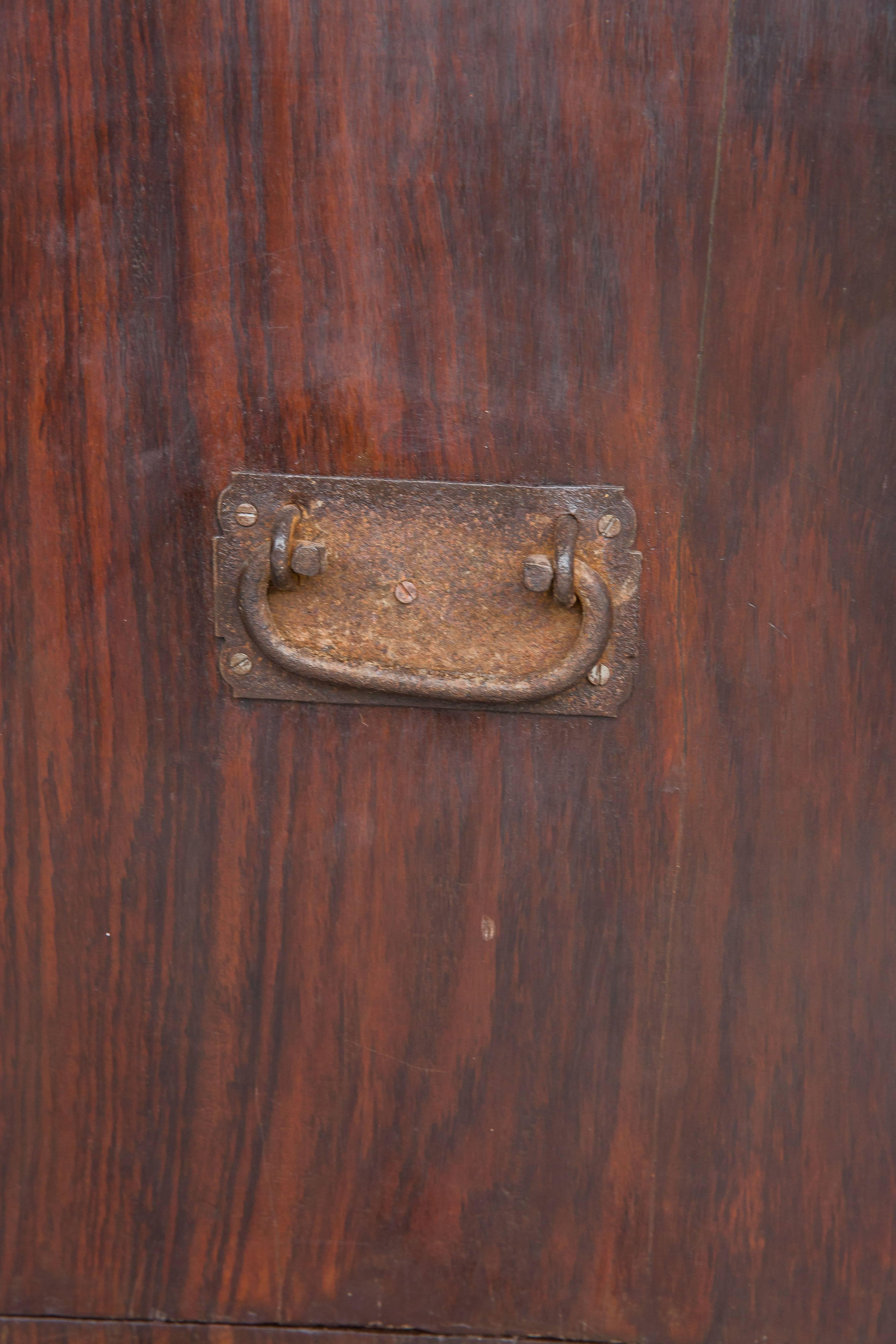 Anglo-Indian Indo-Portuguese Rosewood Chest of Drawers with Sunburst Pattern For Sale