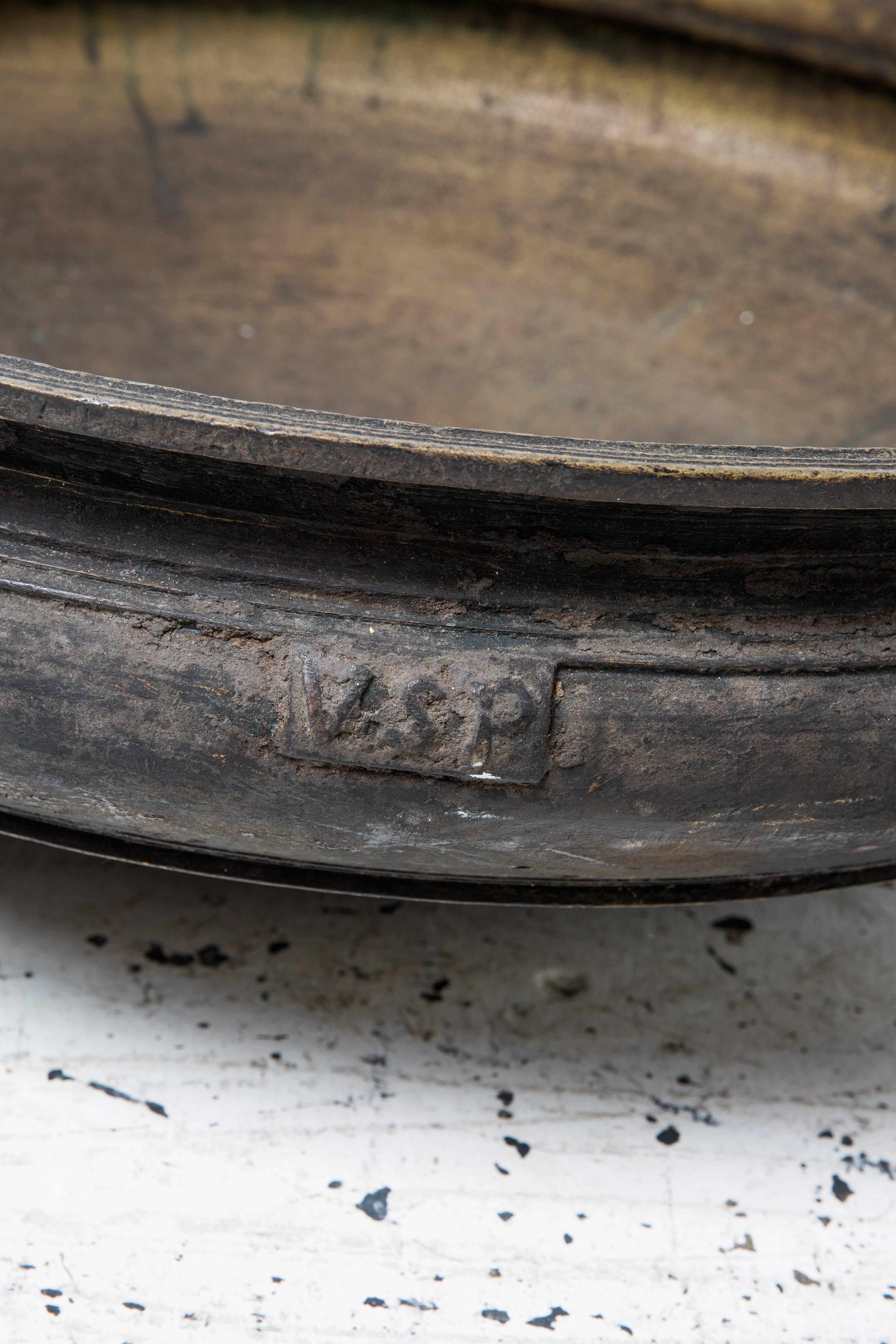 Solid Brass Indian Urli or Temple Bowl In Good Condition For Sale In Richmond, CA