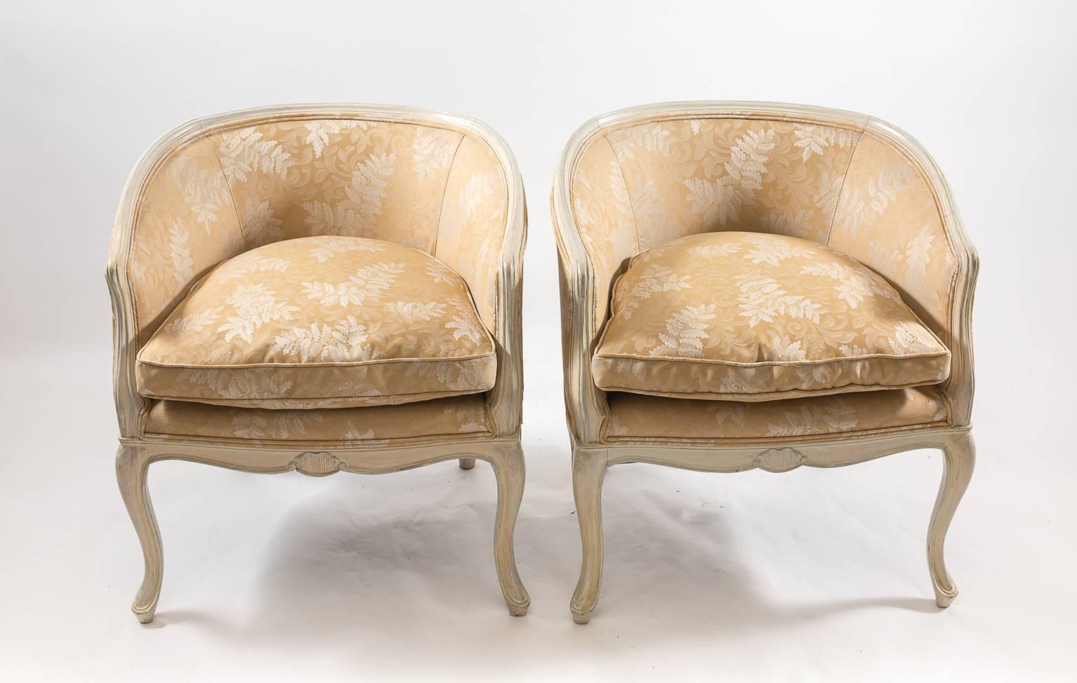 French Pair of Louis XV Bergere Chairs with Carved Shell Motifs For Sale