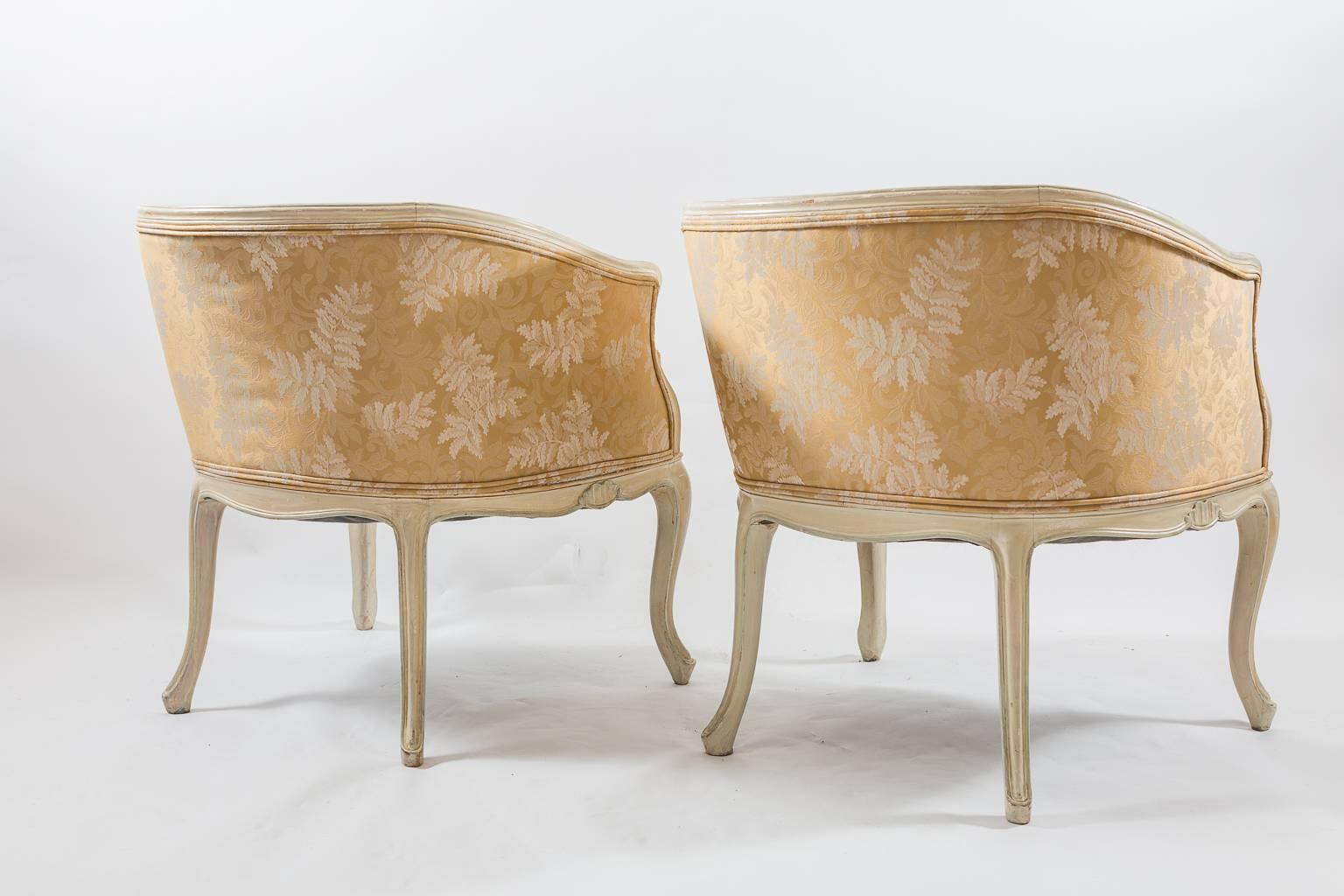 20th Century Pair of Louis XV Bergere Chairs with Carved Shell Motifs For Sale