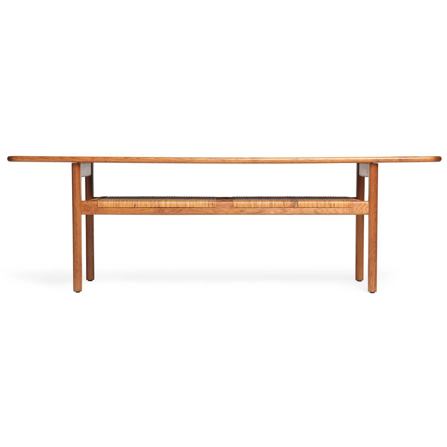 Niedrige Tische von Hans J. Wegner (Skandinavische Moderne) im Angebot