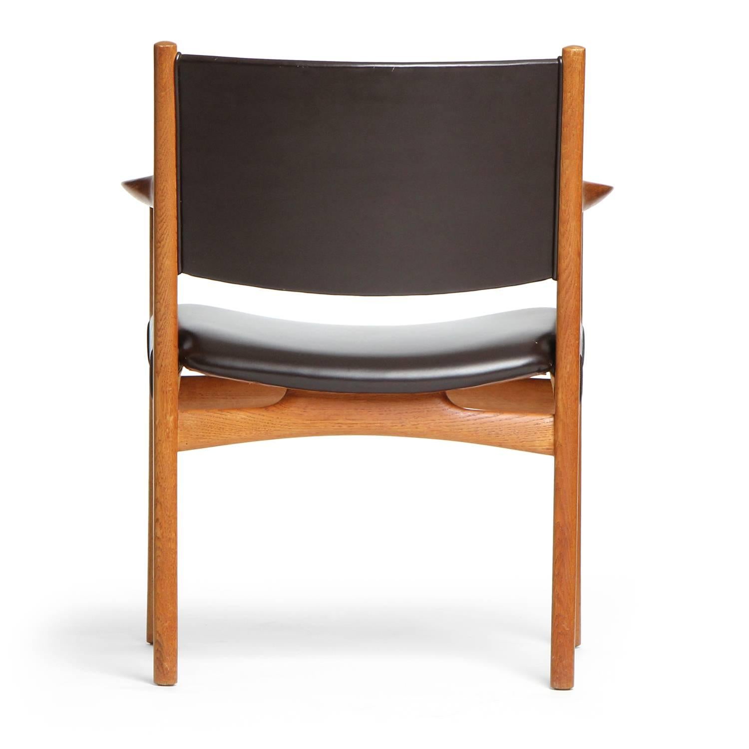 Set of Dining Chairs by Hans J. Wegner 2