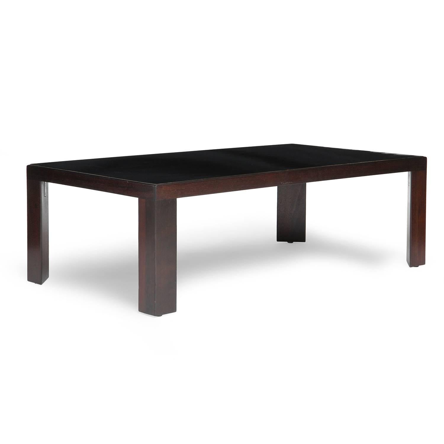 Niedriger Tisch aus Nussbaumholz von Edward Wormley (Moderne der Mitte des Jahrhunderts) im Angebot
