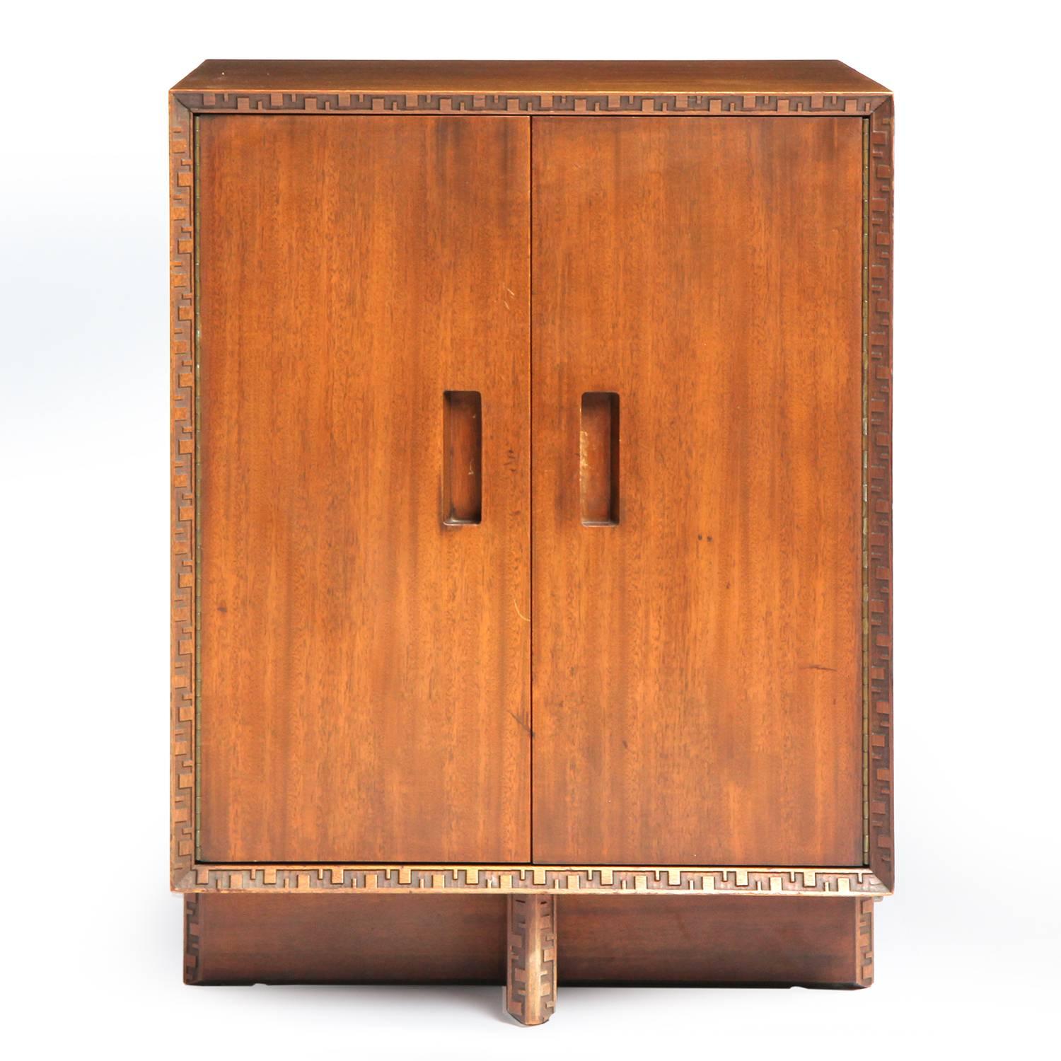 Legno Gabinetto Taliesin di Frank Lloyd Wright per Henredon in vendita