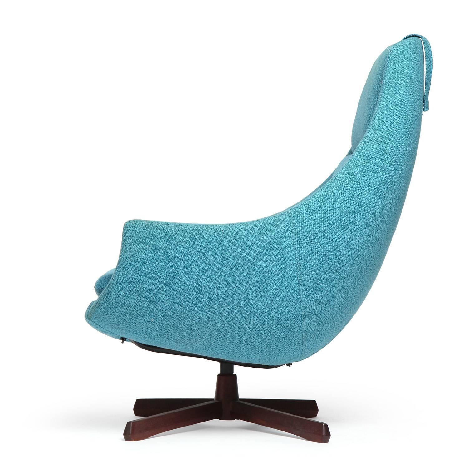 Danish Sculptural Swiveling Lounge Chairs