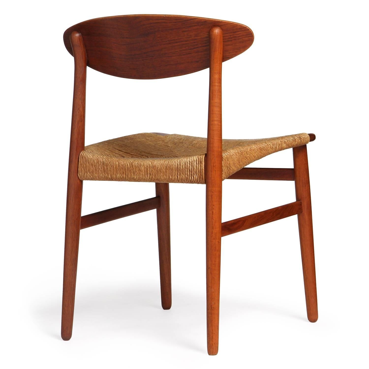 Scandinavo moderno Sedia laterale in teak di Peter Hvidt & Orla Mölgaard-Nielsen in vendita