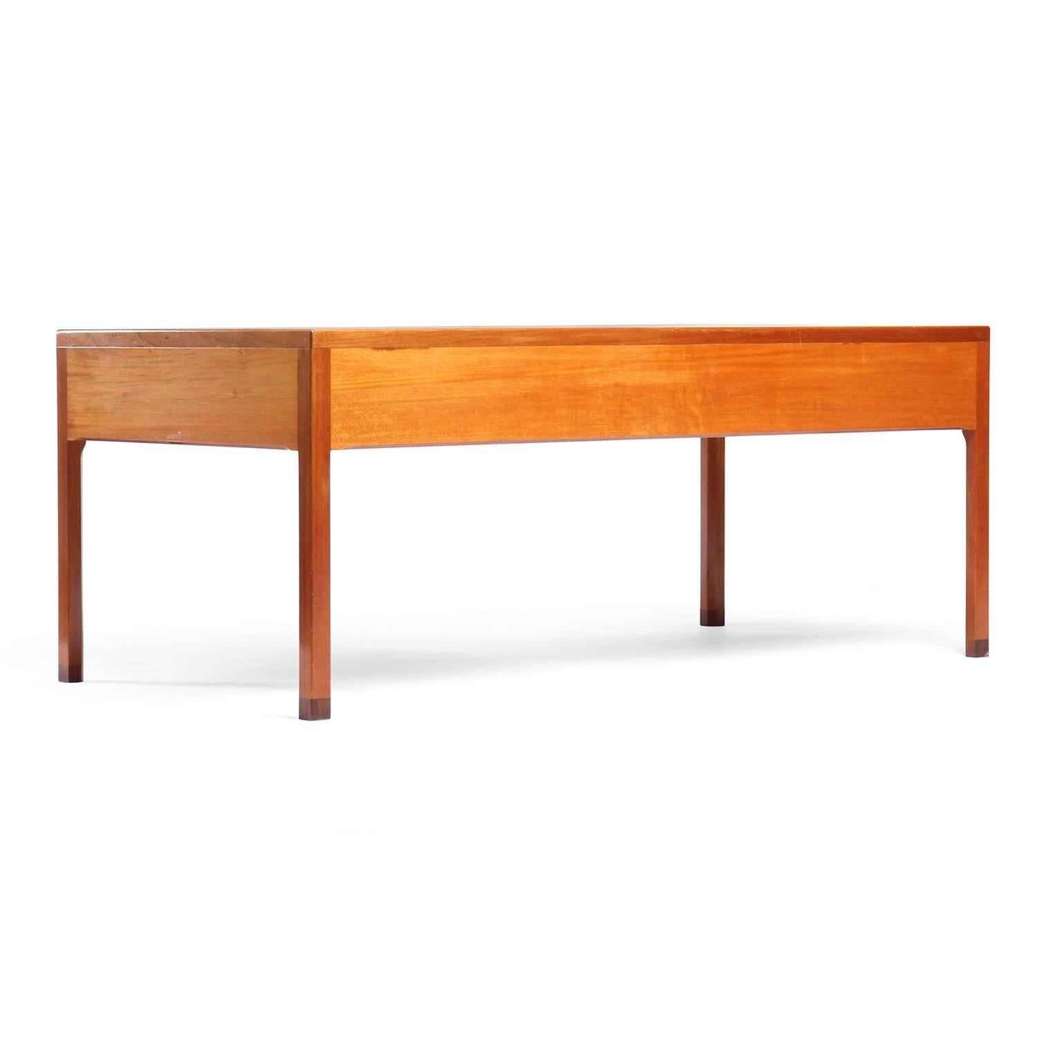 1950s Danish Superb Desk by Ejner Larsen and Aksel Bender Madsen for Willy beck In Good Condition In Sagaponack, NY