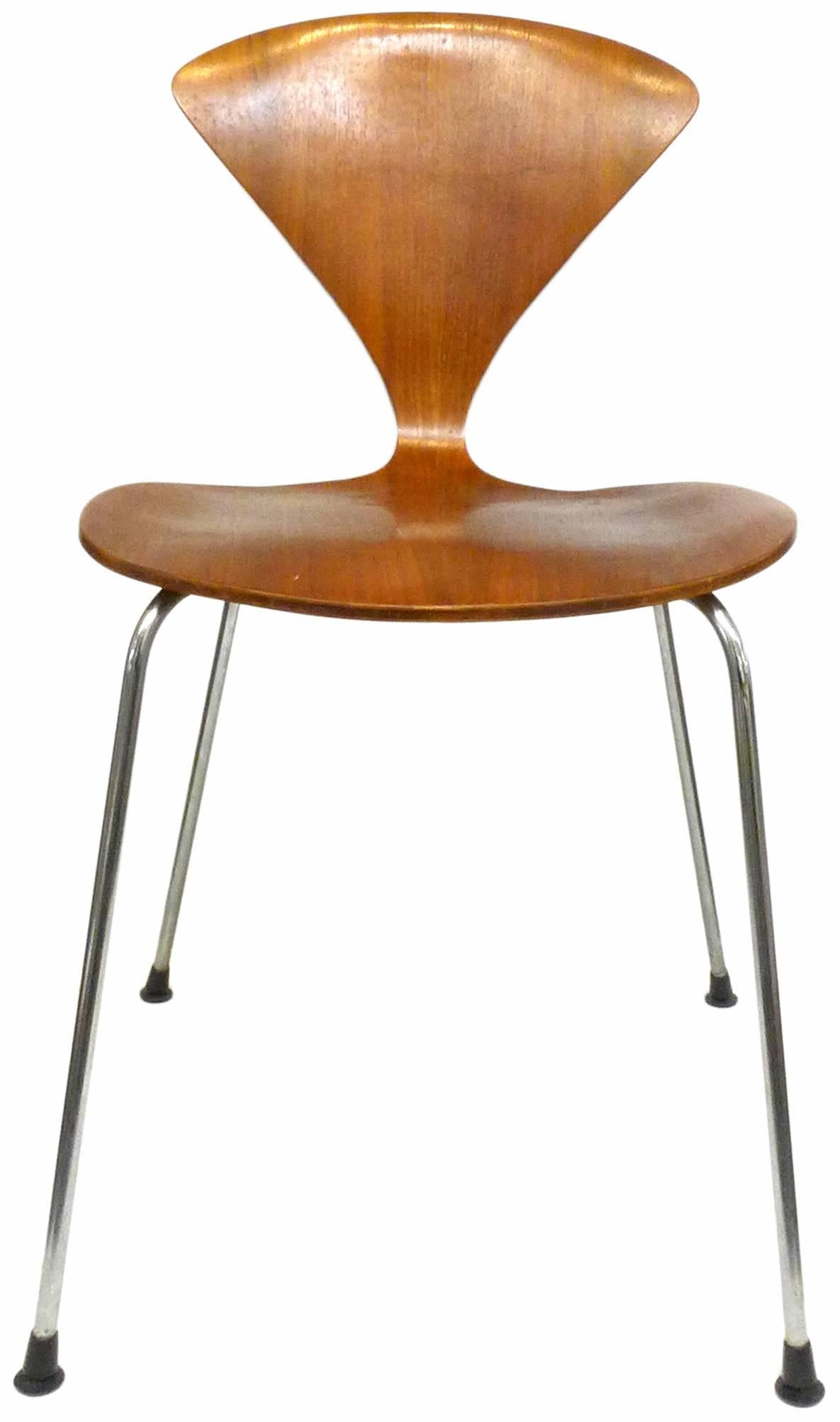 vintage cherner chair