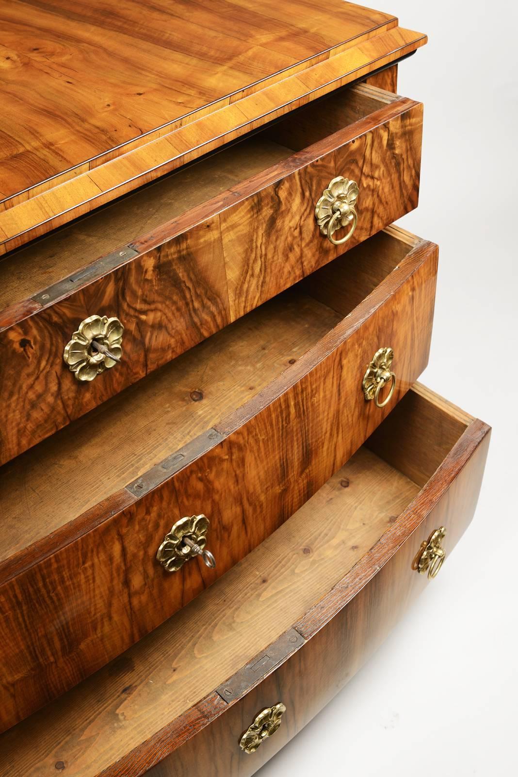 Veneer Biedermeier classic three drawer commode For Sale